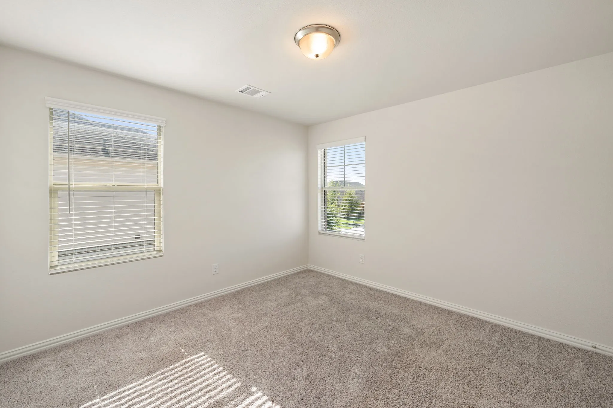 Single Family Residence For Rent in Rockwall County , 148 Lisa Lane, Royse City, Texas 75189, 4 Bedroom, 4 Bathroom, 2 Garage spaces, 3,111 Sqft, built in 2021, mls#21375601, Real Estate Agent in Royse City, Homes For Rent in Rockwall county, Homes For Rent in Royse City, Realtor in Royse City Texas, Real Estate Brokerage Independent Realty Texas, Luminita Cordes Realtor