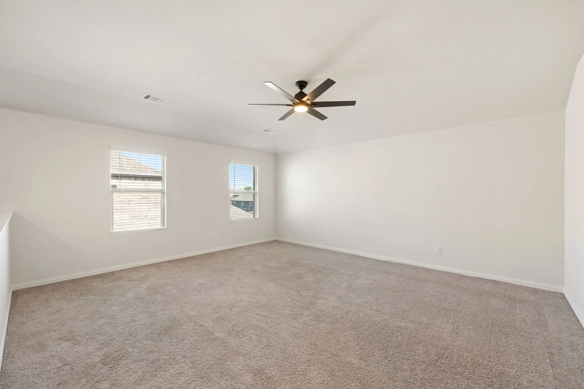 Single Family Residence For Rent in Rockwall County , 148 Lisa Lane, Royse City, Texas 75189, 4 Bedroom, 4 Bathroom, 2 Garage spaces, 3,111 Sqft, built in 2021, mls#21375601, Real Estate Agent in Royse City, Homes For Rent in Rockwall county, Homes For Rent in Royse City, Realtor in Royse City Texas, Real Estate Brokerage Independent Realty Texas, Luminita Cordes Realtor