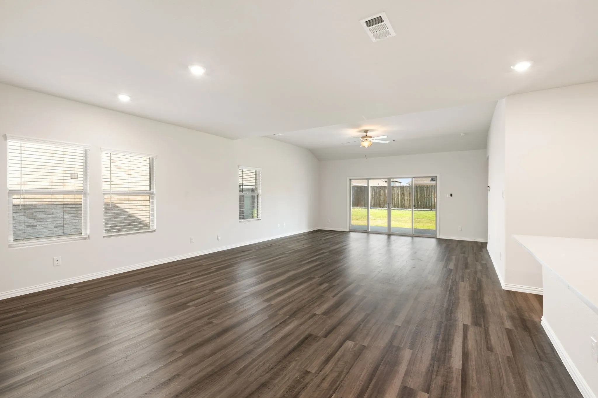 Single Family Residence For Rent in Rockwall County , 148 Lisa Lane, Royse City, Texas 75189, 4 Bedroom, 4 Bathroom, 2 Garage spaces, 3,111 Sqft, built in 2021, mls#21375601, Real Estate Agent in Royse City, Homes For Rent in Rockwall county, Homes For Rent in Royse City, Realtor in Royse City Texas, Real Estate Brokerage Independent Realty Texas, Luminita Cordes Realtor