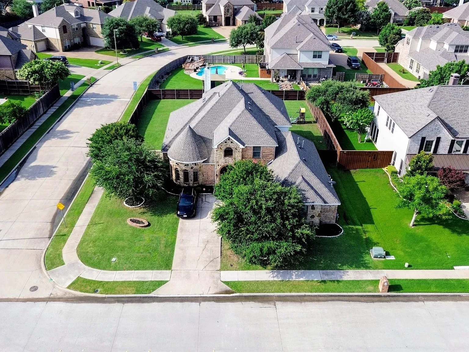 Single Family Residence For Rent in Dallas County , 5730 Creek Crossing Lane, Sachse, Texas 75048, 4 Bedroom, 3 Bathroom, 2 Garage spaces, 3,883 Sqft, built in 2006, mls#21375788, Real Estate Agent in Sachse, Homes For Rent in Dallas county, Homes For Rent in Sachse, Realtor in Sachse Texas, Real Estate Brokerage Independent Realty Texas, Luminita Cordes Realtor