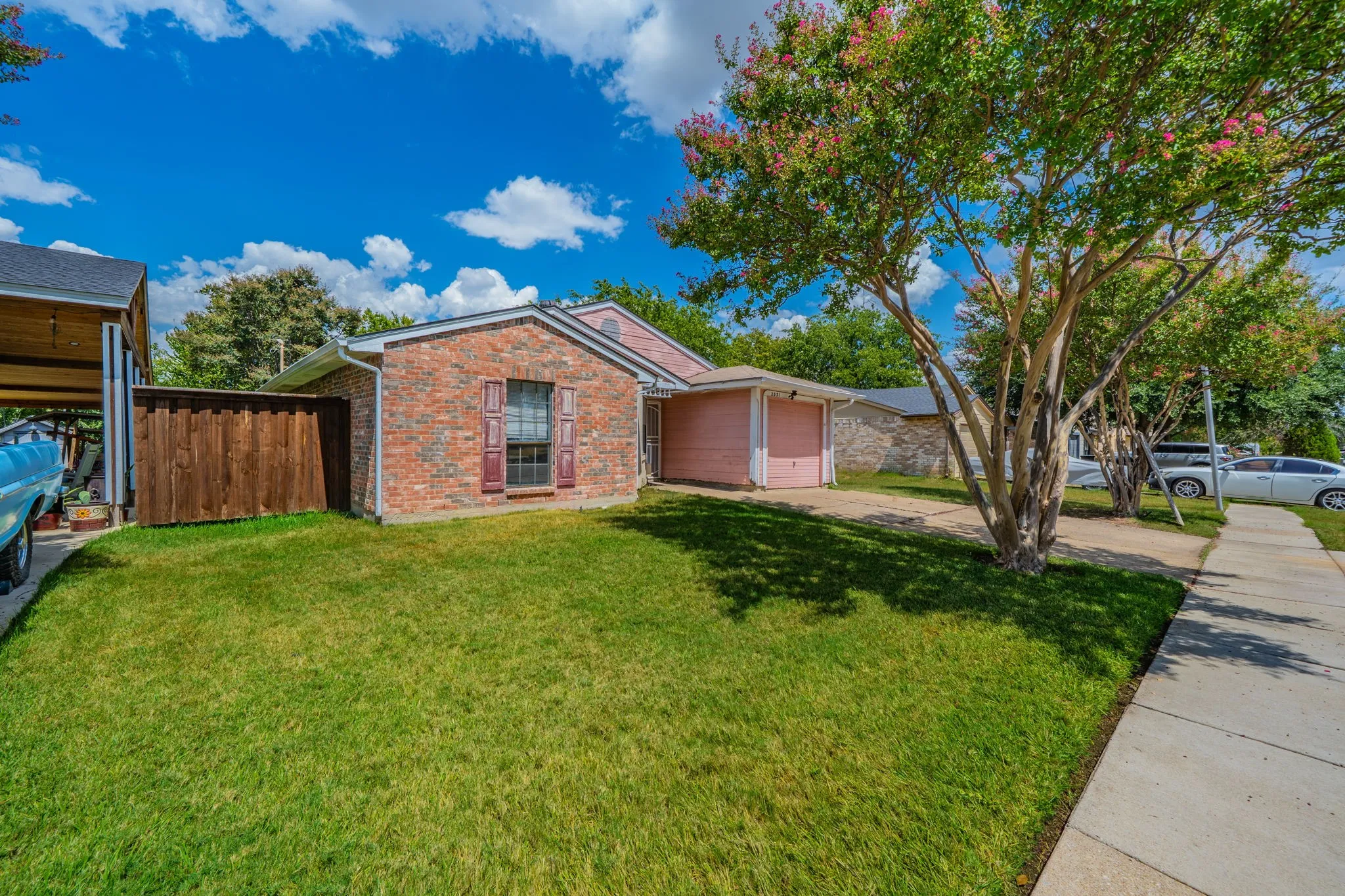 Single Family Residence For Sale in Tarrant County , 2031 Sharpshire Lane, Arlington, Texas 76014, 3 Bedroom, 1 Bathroom, 1 Garage spaces, 1,130 Sqft, built in 1982, mls#21375792, Real Estate Agent in Arlington, Homes For Sale in Tarrant county, Homes For Sale in Arlington, Realtor in Arlington Texas, Real Estate Brokerage Independent Realty Texas, Luminita Cordes Realtor