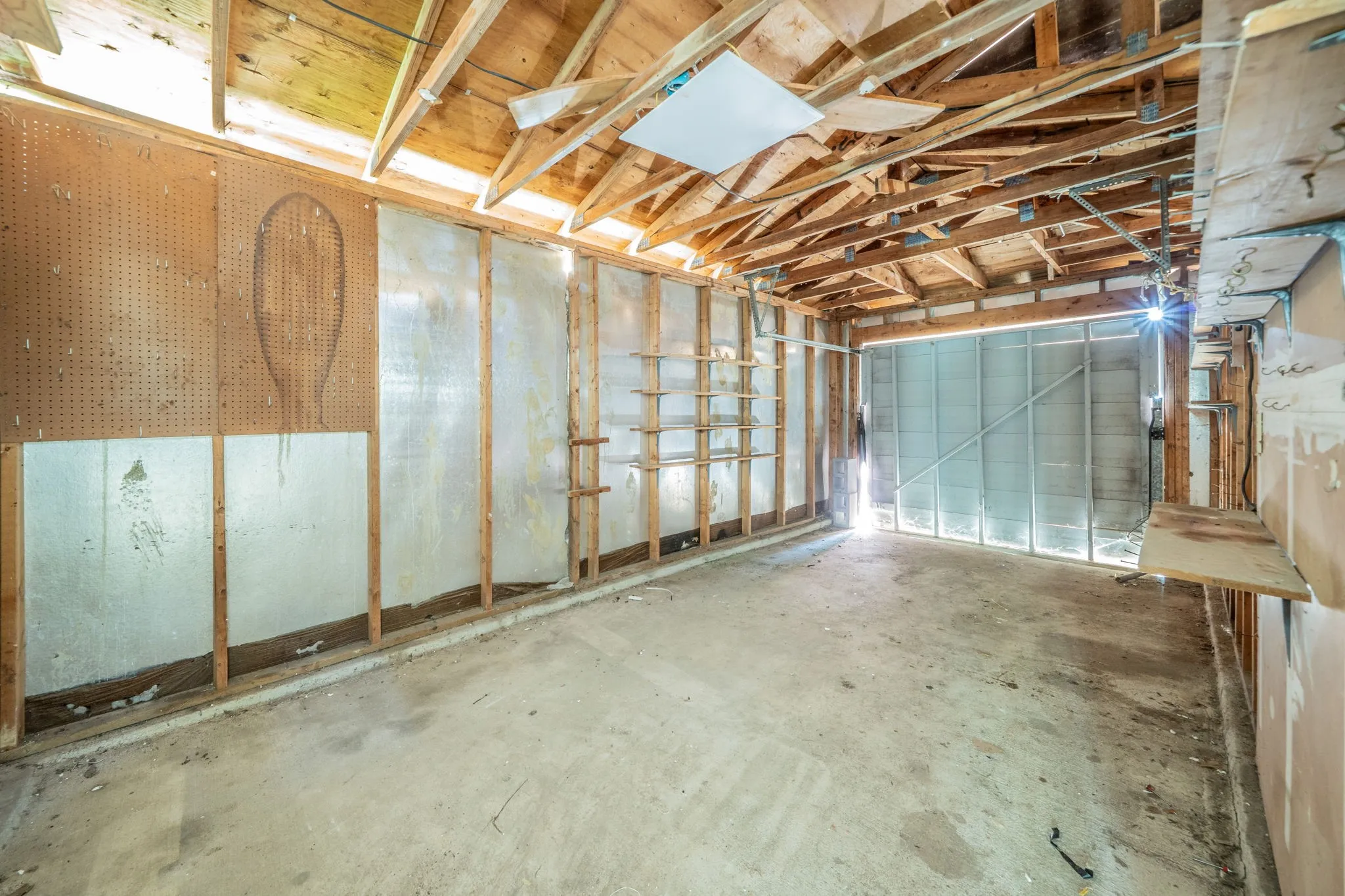Single Family Residence For Sale in Tarrant County , 2031 Sharpshire Lane, Arlington, Texas 76014, 3 Bedroom, 1 Bathroom, 1 Garage spaces, 1,130 Sqft, built in 1982, mls#21375792, Real Estate Agent in Arlington, Homes For Sale in Tarrant county, Homes For Sale in Arlington, Realtor in Arlington Texas, Real Estate Brokerage Independent Realty Texas, Luminita Cordes Realtor