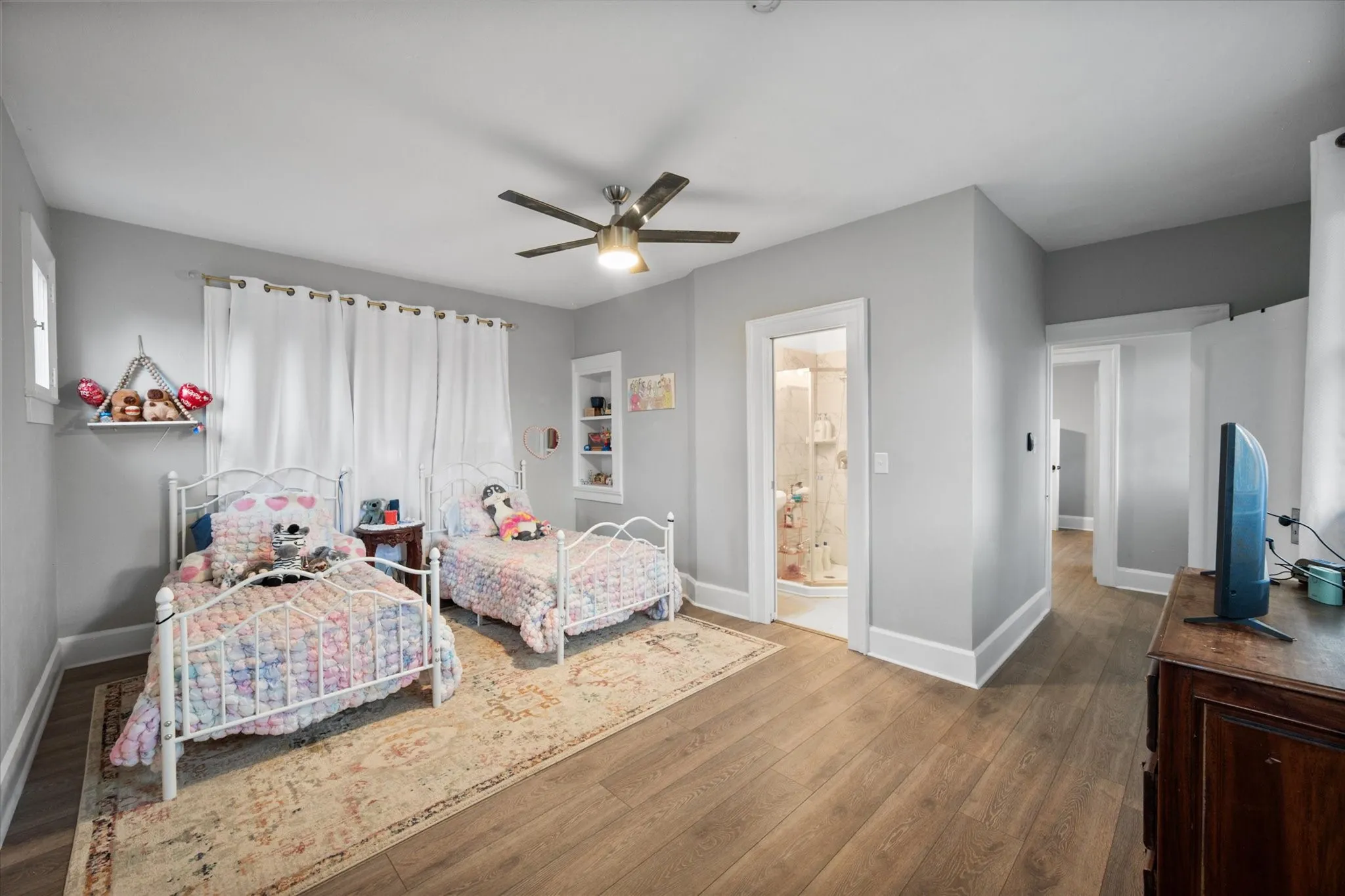 Single Family Residence For Sale in Freestone County , 309 S Avenue B, Wortham, Texas 76693, 4 Bedroom, 3 Bathroom, Garage spaces, 2,536 Sqft, built in 1945, mls#21367636, Real Estate Agent in Wortham, Homes For Sale in Freestone county, Homes For Sale in Wortham, Realtor in Wortham Texas, Real Estate Brokerage Independent Realty Texas, Luminita Cordes Realtor