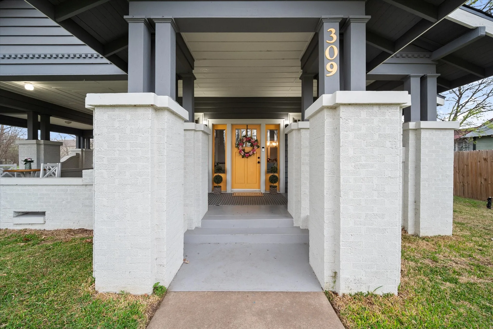 Single Family Residence For Sale in Freestone County , 309 S Avenue B, Wortham, Texas 76693, 4 Bedroom, 3 Bathroom, Garage spaces, 2,536 Sqft, built in 1945, mls#21367636, Real Estate Agent in Wortham, Homes For Sale in Freestone county, Homes For Sale in Wortham, Realtor in Wortham Texas, Real Estate Brokerage Independent Realty Texas, Luminita Cordes Realtor