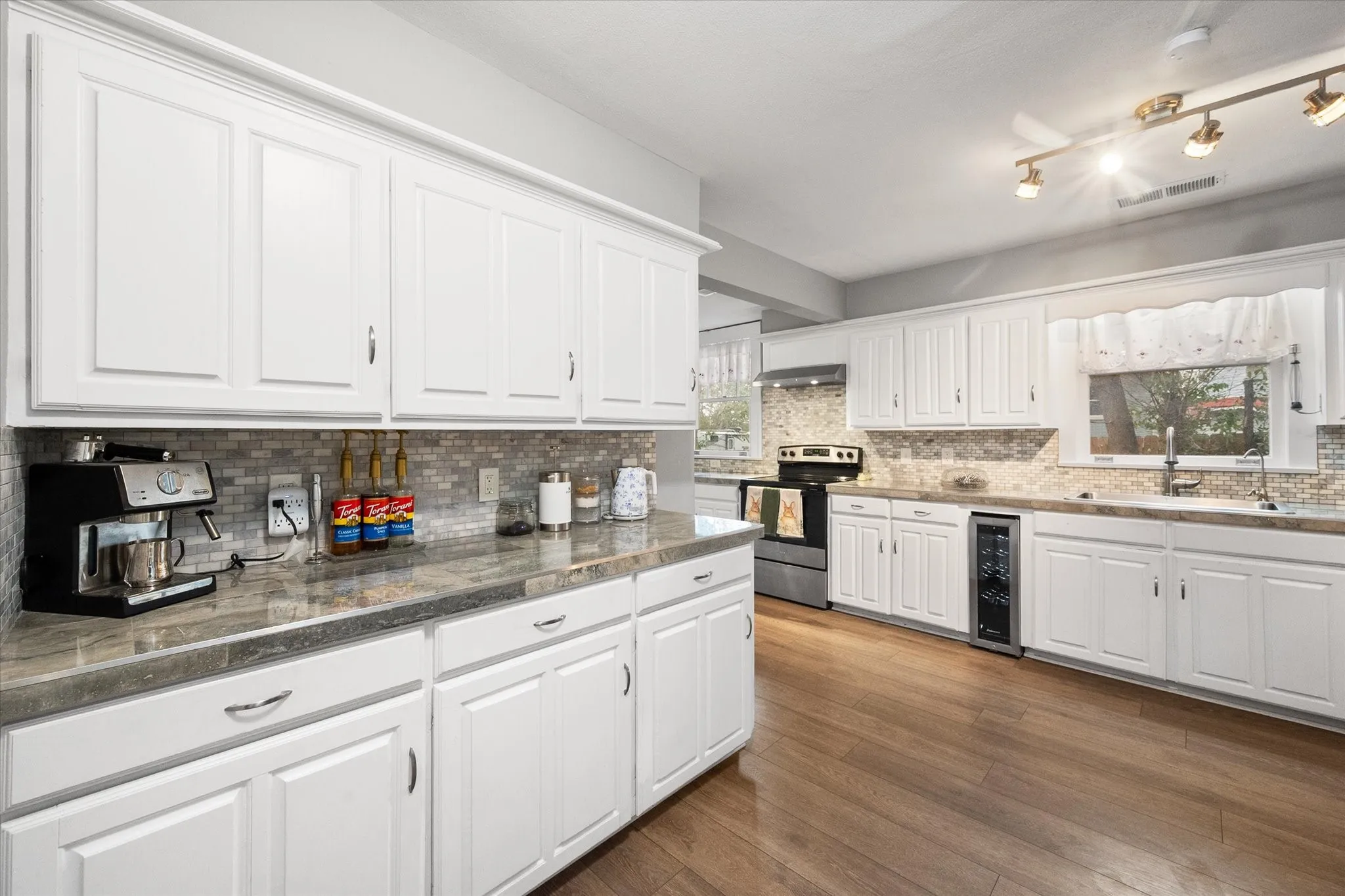 Single Family Residence For Sale in Freestone County , 309 S Avenue B, Wortham, Texas 76693, 4 Bedroom, 3 Bathroom, Garage spaces, 2,536 Sqft, built in 1945, mls#21367636, Real Estate Agent in Wortham, Homes For Sale in Freestone county, Homes For Sale in Wortham, Realtor in Wortham Texas, Real Estate Brokerage Independent Realty Texas, Luminita Cordes Realtor