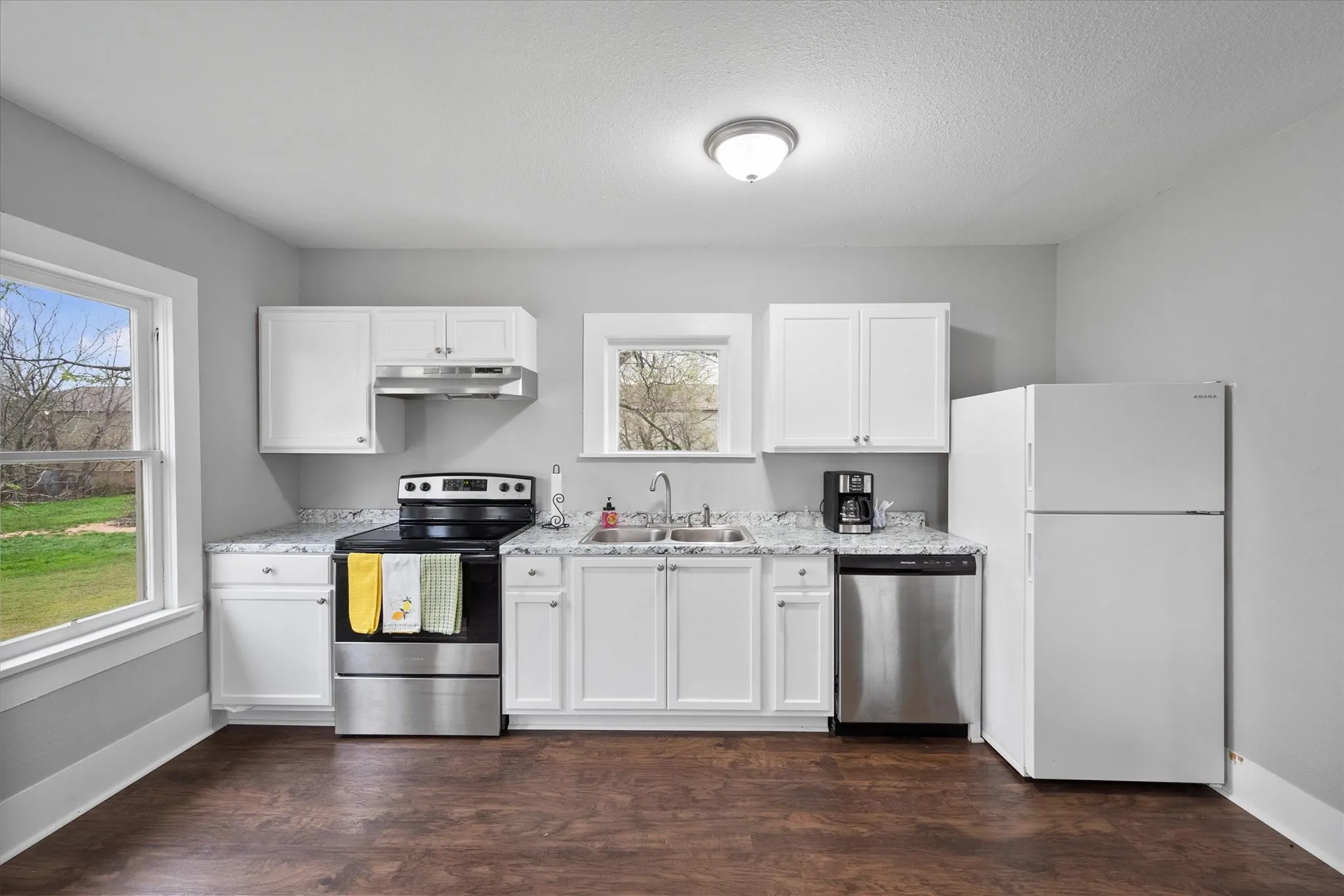Single Family Residence For Sale in Freestone County , 309 S Avenue B, Wortham, Texas 76693, 4 Bedroom, 3 Bathroom, Garage spaces, 2,536 Sqft, built in 1945, mls#21367636, Real Estate Agent in Wortham, Homes For Sale in Freestone county, Homes For Sale in Wortham, Realtor in Wortham Texas, Real Estate Brokerage Independent Realty Texas, Luminita Cordes Realtor