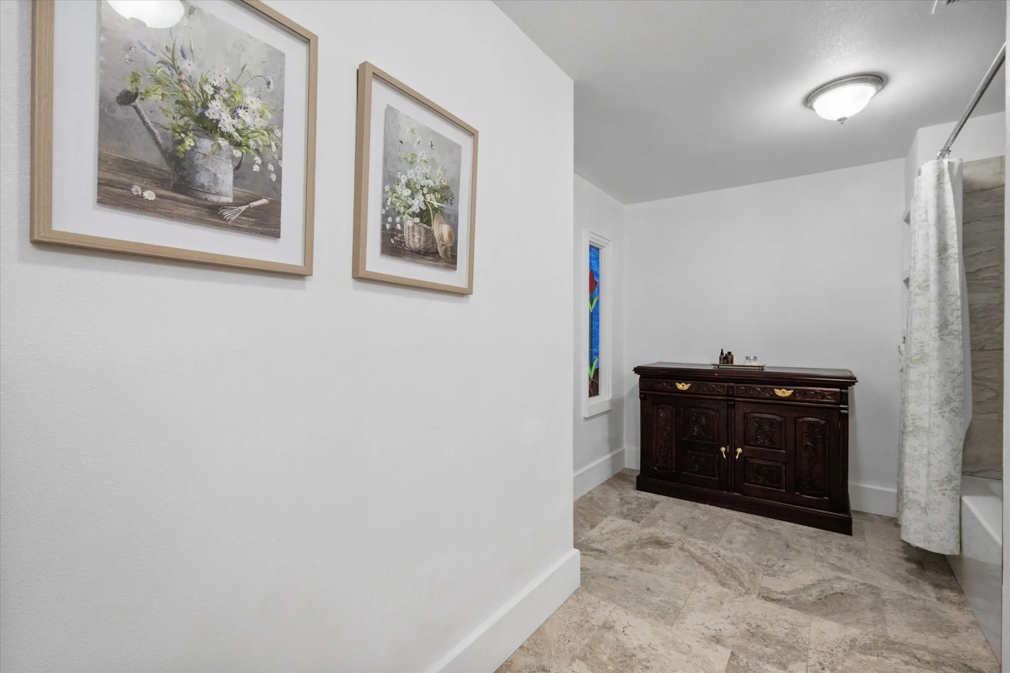 Single Family Residence For Sale in Freestone County , 309 S Avenue B, Wortham, Texas 76693, 4 Bedroom, 3 Bathroom, Garage spaces, 2,536 Sqft, built in 1945, mls#21367636, Real Estate Agent in Wortham, Homes For Sale in Freestone county, Homes For Sale in Wortham, Realtor in Wortham Texas, Real Estate Brokerage Independent Realty Texas, Luminita Cordes Realtor