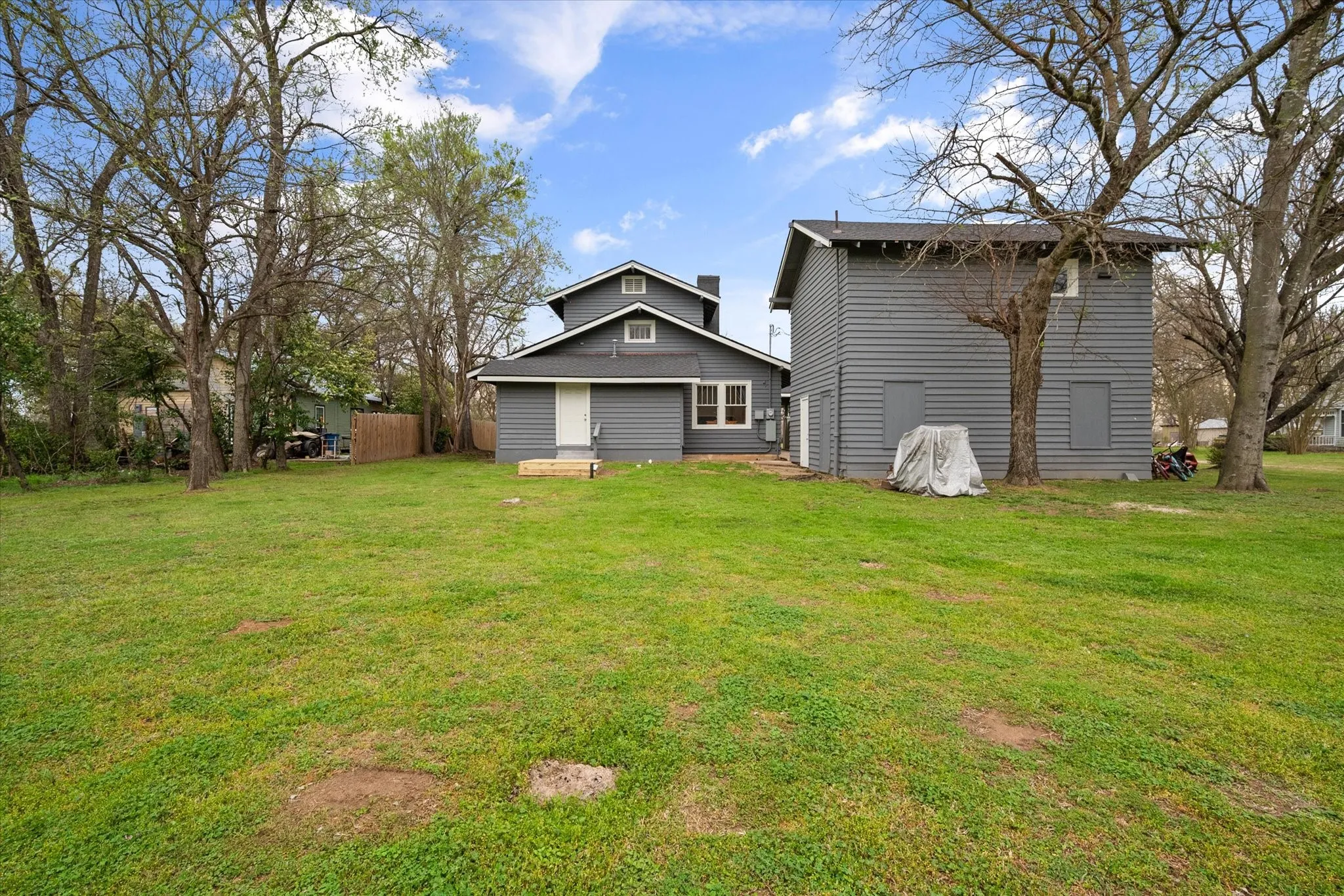 Single Family Residence For Sale in Freestone County , 309 S Avenue B, Wortham, Texas 76693, 4 Bedroom, 3 Bathroom, Garage spaces, 2,536 Sqft, built in 1945, mls#21367636, Real Estate Agent in Wortham, Homes For Sale in Freestone county, Homes For Sale in Wortham, Realtor in Wortham Texas, Real Estate Brokerage Independent Realty Texas, Luminita Cordes Realtor