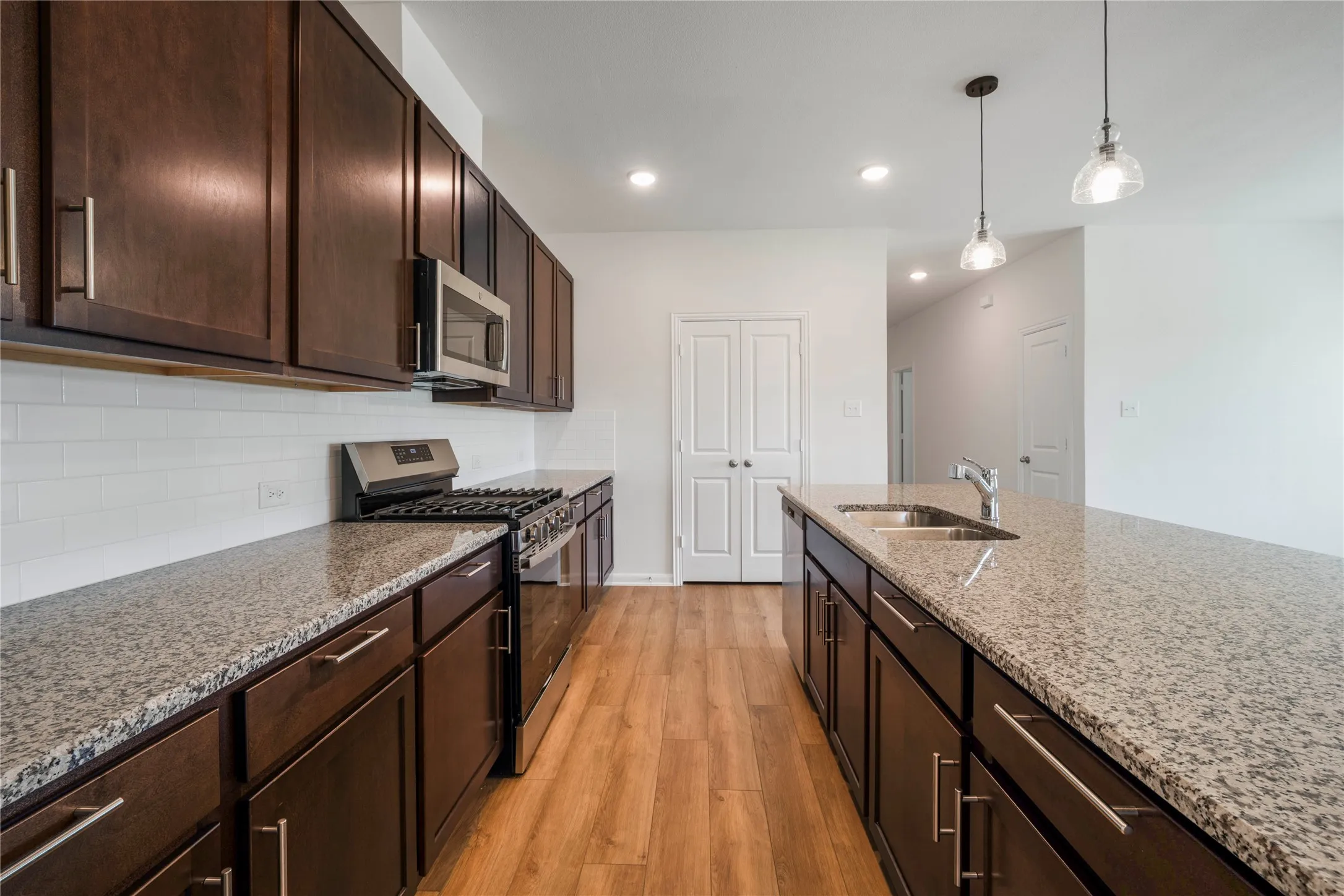 Single Family Residence For Rent in Grayson County , 2110 Ridgecrest Lane, Sherman, Texas 75092, 4 Bedroom, 2 Bathroom, 2 Garage spaces, 1,800 Sqft, built in 2024, mls#21374779, Real Estate Agent in Sherman, Homes For Rent in Grayson county, Homes For Rent in Sherman, Realtor in Sherman Texas, Real Estate Brokerage Independent Realty Texas, Luminita Cordes Realtor