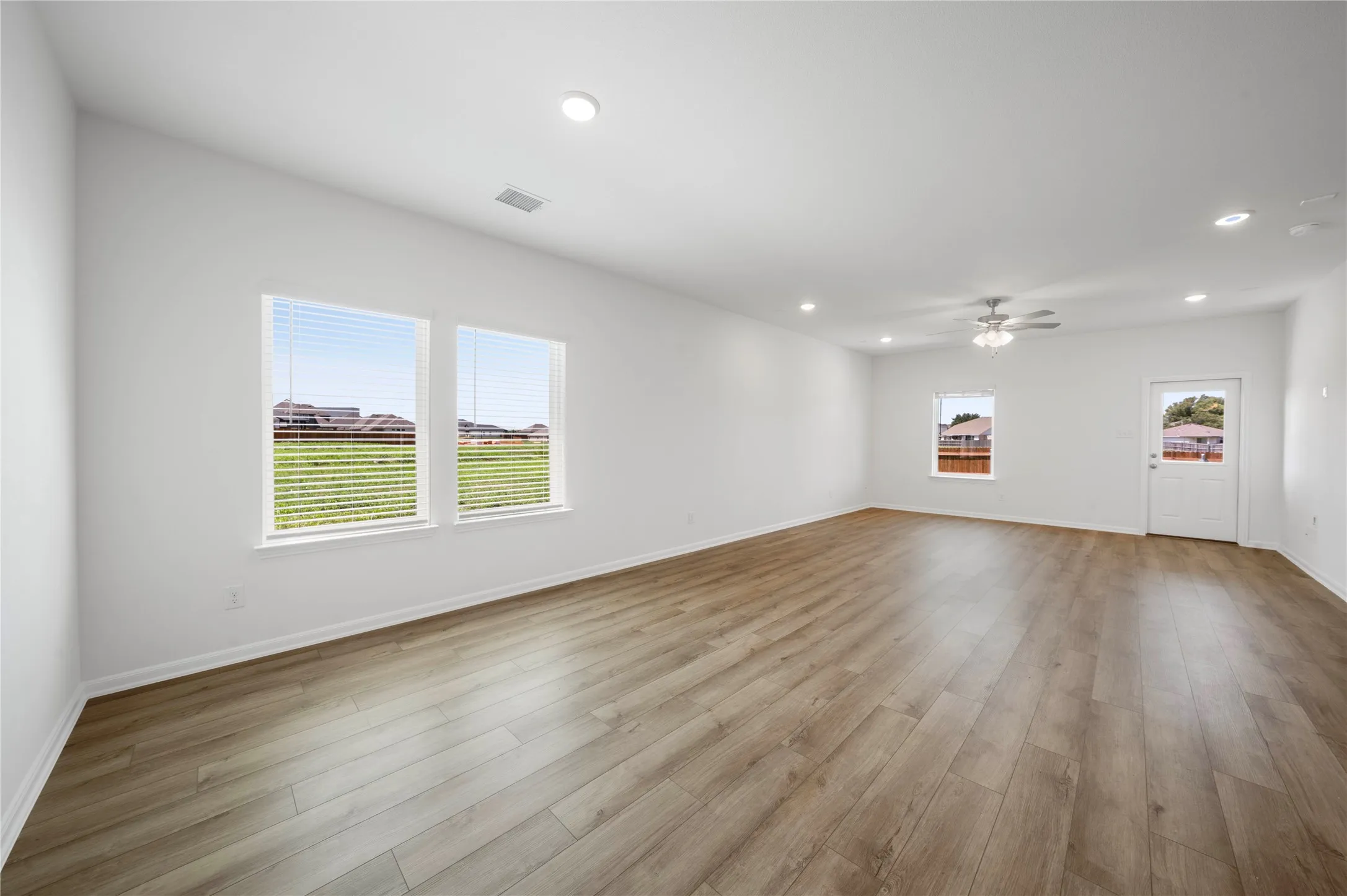 Single Family Residence For Rent in Grayson County , 2110 Ridgecrest Lane, Sherman, Texas 75092, 4 Bedroom, 2 Bathroom, 2 Garage spaces, 1,800 Sqft, built in 2024, mls#21374779, Real Estate Agent in Sherman, Homes For Rent in Grayson county, Homes For Rent in Sherman, Realtor in Sherman Texas, Real Estate Brokerage Independent Realty Texas, Luminita Cordes Realtor