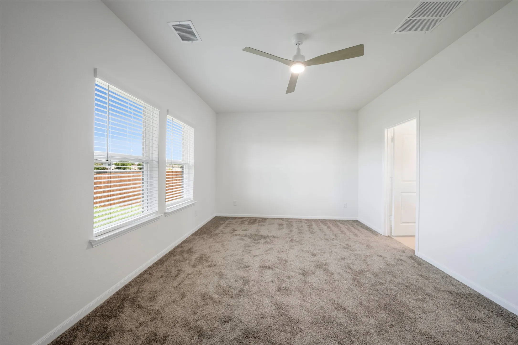 Single Family Residence For Rent in Grayson County , 2110 Ridgecrest Lane, Sherman, Texas 75092, 4 Bedroom, 2 Bathroom, 2 Garage spaces, 1,800 Sqft, built in 2024, mls#21374779, Real Estate Agent in Sherman, Homes For Rent in Grayson county, Homes For Rent in Sherman, Realtor in Sherman Texas, Real Estate Brokerage Independent Realty Texas, Luminita Cordes Realtor