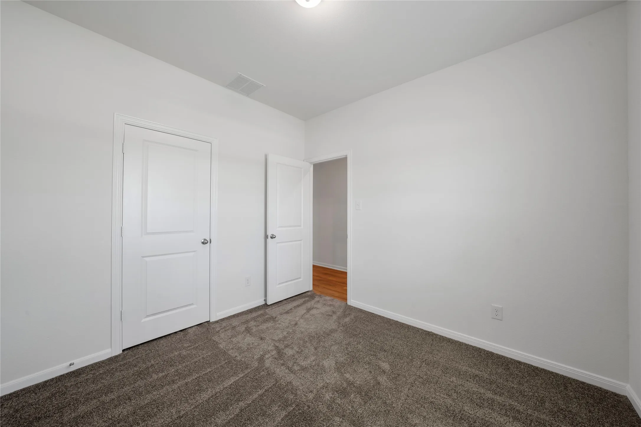 Single Family Residence For Rent in Grayson County , 2110 Ridgecrest Lane, Sherman, Texas 75092, 4 Bedroom, 2 Bathroom, 2 Garage spaces, 1,800 Sqft, built in 2024, mls#21374779, Real Estate Agent in Sherman, Homes For Rent in Grayson county, Homes For Rent in Sherman, Realtor in Sherman Texas, Real Estate Brokerage Independent Realty Texas, Luminita Cordes Realtor