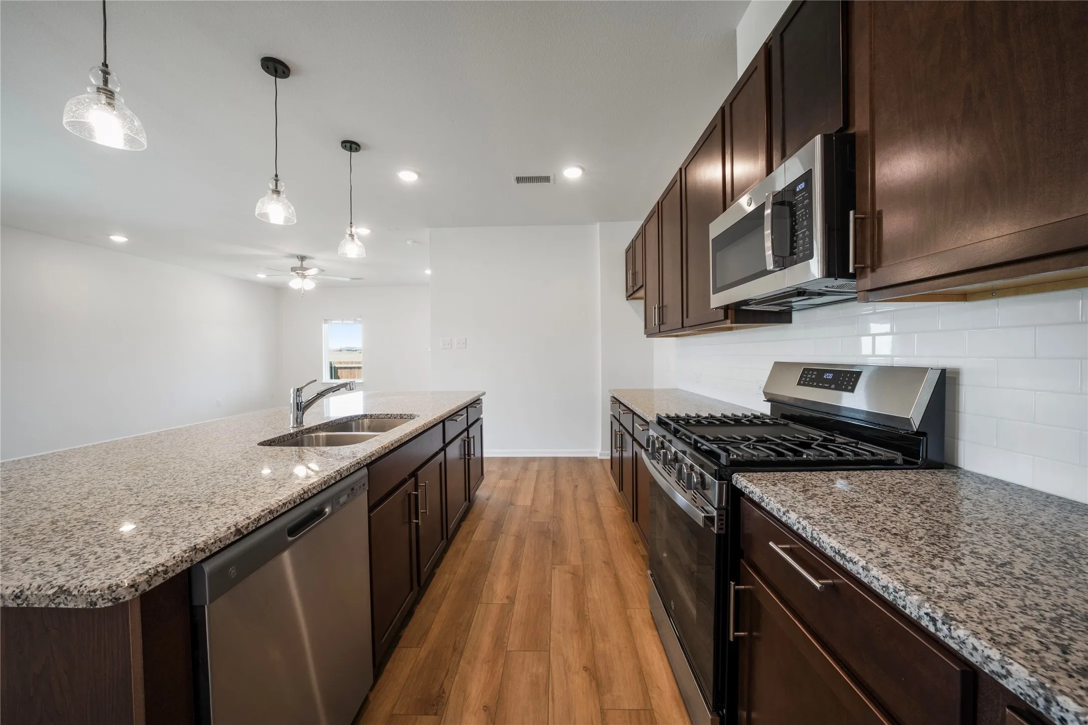 Single Family Residence For Rent in Grayson County , 2110 Ridgecrest Lane, Sherman, Texas 75092, 4 Bedroom, 2 Bathroom, 2 Garage spaces, 1,800 Sqft, built in 2024, mls#21374779, Real Estate Agent in Sherman, Homes For Rent in Grayson county, Homes For Rent in Sherman, Realtor in Sherman Texas, Real Estate Brokerage Independent Realty Texas, Luminita Cordes Realtor