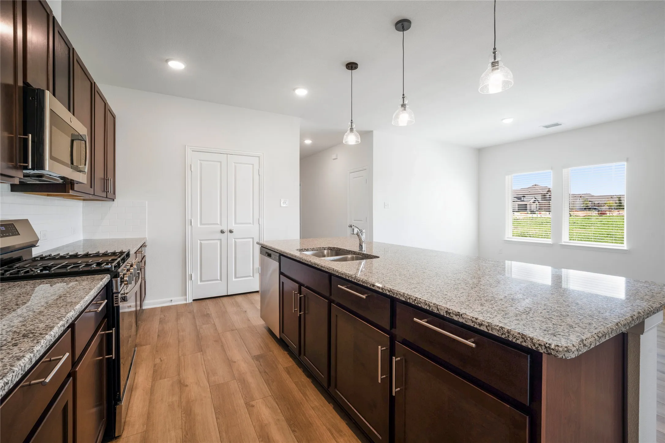 Single Family Residence For Rent in Grayson County , 2110 Ridgecrest Lane, Sherman, Texas 75092, 4 Bedroom, 2 Bathroom, 2 Garage spaces, 1,800 Sqft, built in 2024, mls#21374779, Real Estate Agent in Sherman, Homes For Rent in Grayson county, Homes For Rent in Sherman, Realtor in Sherman Texas, Real Estate Brokerage Independent Realty Texas, Luminita Cordes Realtor