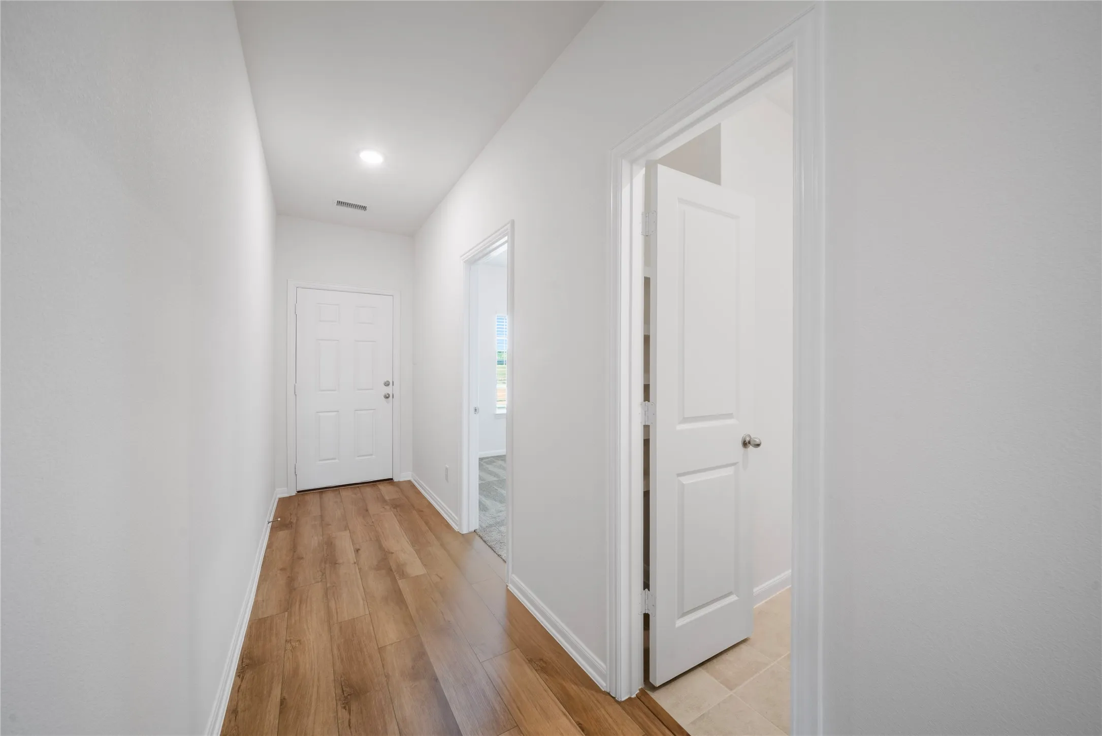 Single Family Residence For Rent in Grayson County , 2110 Ridgecrest Lane, Sherman, Texas 75092, 4 Bedroom, 2 Bathroom, 2 Garage spaces, 1,800 Sqft, built in 2024, mls#21374779, Real Estate Agent in Sherman, Homes For Rent in Grayson county, Homes For Rent in Sherman, Realtor in Sherman Texas, Real Estate Brokerage Independent Realty Texas, Luminita Cordes Realtor