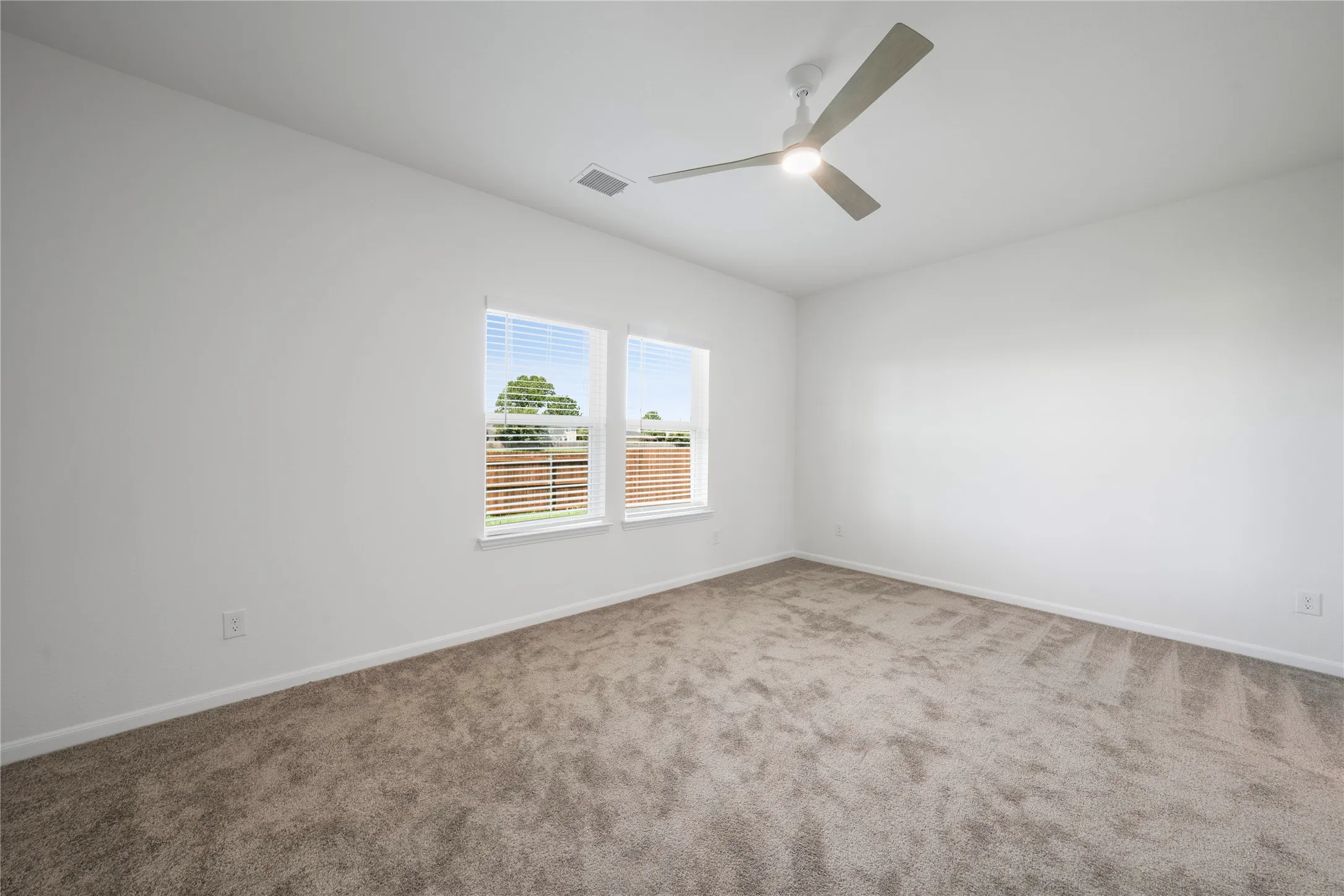Single Family Residence For Rent in Grayson County , 2110 Ridgecrest Lane, Sherman, Texas 75092, 4 Bedroom, 2 Bathroom, 2 Garage spaces, 1,800 Sqft, built in 2024, mls#21374779, Real Estate Agent in Sherman, Homes For Rent in Grayson county, Homes For Rent in Sherman, Realtor in Sherman Texas, Real Estate Brokerage Independent Realty Texas, Luminita Cordes Realtor