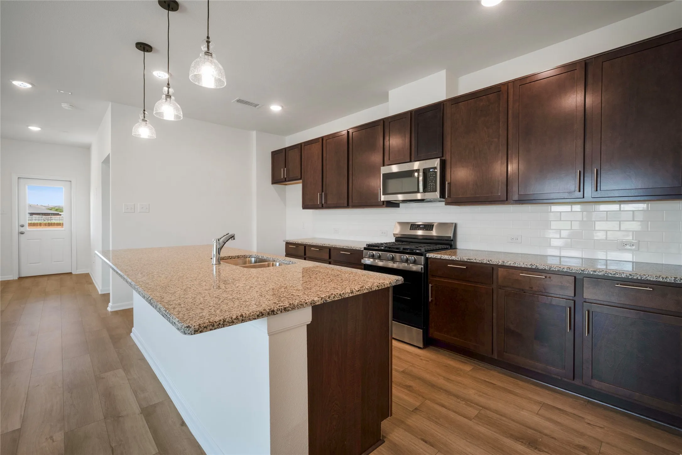 Single Family Residence For Rent in Grayson County , 2110 Ridgecrest Lane, Sherman, Texas 75092, 4 Bedroom, 2 Bathroom, 2 Garage spaces, 1,800 Sqft, built in 2024, mls#21374779, Real Estate Agent in Sherman, Homes For Rent in Grayson county, Homes For Rent in Sherman, Realtor in Sherman Texas, Real Estate Brokerage Independent Realty Texas, Luminita Cordes Realtor