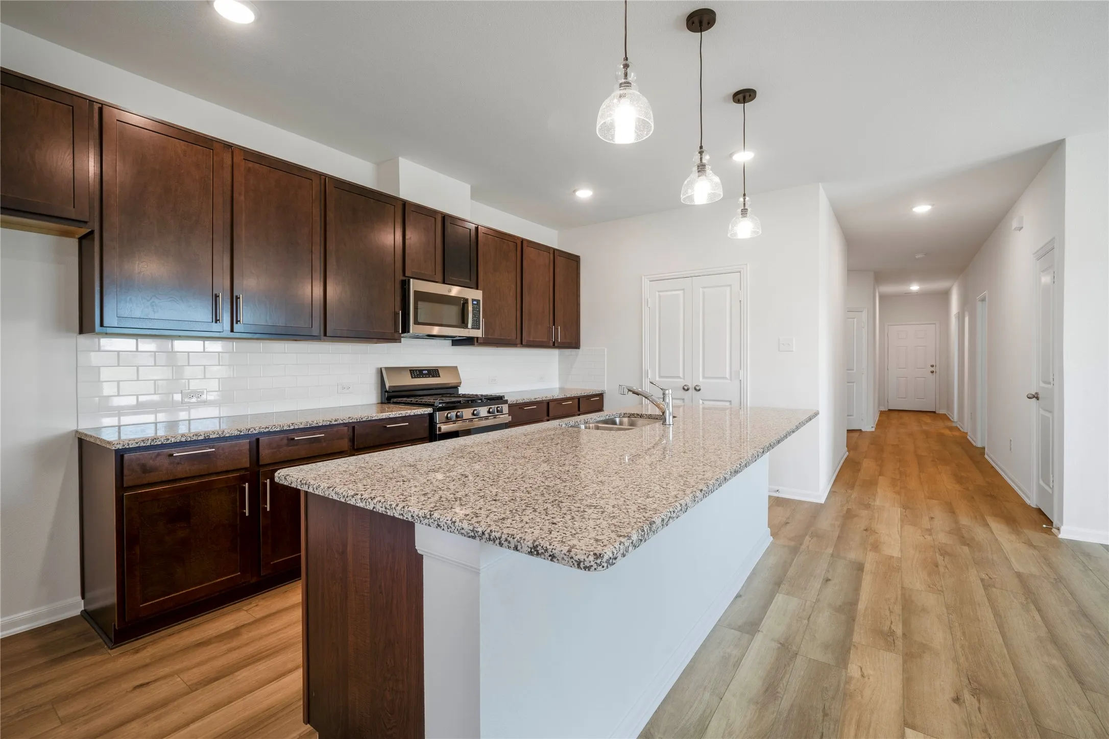 Single Family Residence For Rent in Grayson County , 2110 Ridgecrest Lane, Sherman, Texas 75092, 4 Bedroom, 2 Bathroom, 2 Garage spaces, 1,800 Sqft, built in 2024, mls#21374779, Real Estate Agent in Sherman, Homes For Rent in Grayson county, Homes For Rent in Sherman, Realtor in Sherman Texas, Real Estate Brokerage Independent Realty Texas, Luminita Cordes Realtor
