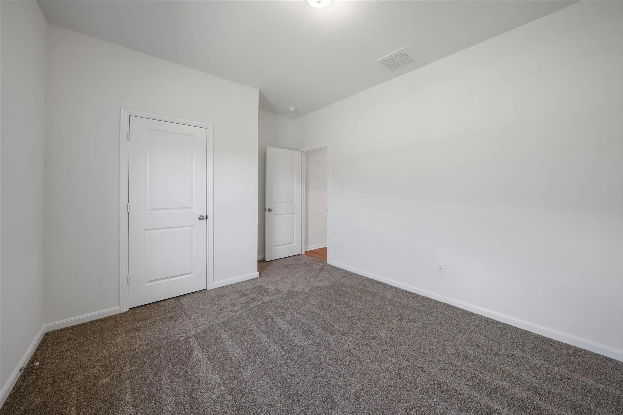 Single Family Residence For Rent in Grayson County , 2110 Ridgecrest Lane, Sherman, Texas 75092, 4 Bedroom, 2 Bathroom, 2 Garage spaces, 1,800 Sqft, built in 2024, mls#21374779, Real Estate Agent in Sherman, Homes For Rent in Grayson county, Homes For Rent in Sherman, Realtor in Sherman Texas, Real Estate Brokerage Independent Realty Texas, Luminita Cordes Realtor