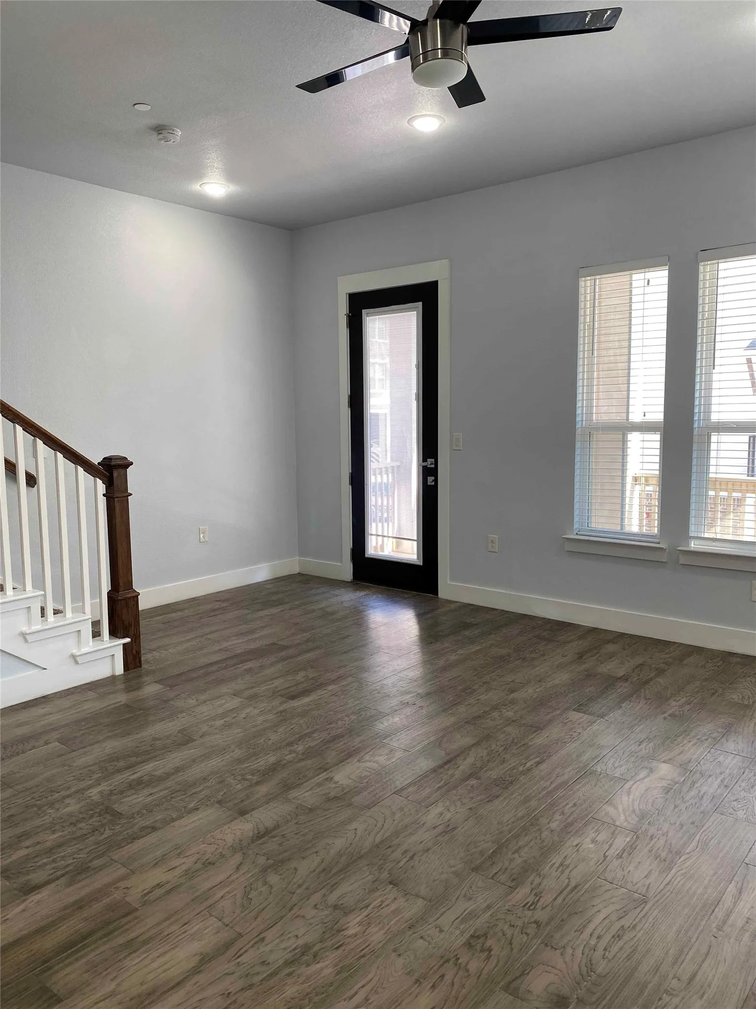 Single Family Residence For Rent in Denton County , 203 S Village Way, Lewisville, Texas 75057, 3 Bedroom, 4 Bathroom, 2 Garage spaces, 1,832 Sqft, built in 2018, mls#21356889, Real Estate Agent in Lewisville, Homes For Rent in Denton county, Homes For Rent in Lewisville, Realtor in Lewisville Texas, Real Estate Brokerage Independent Realty Texas, Luminita Cordes Realtor