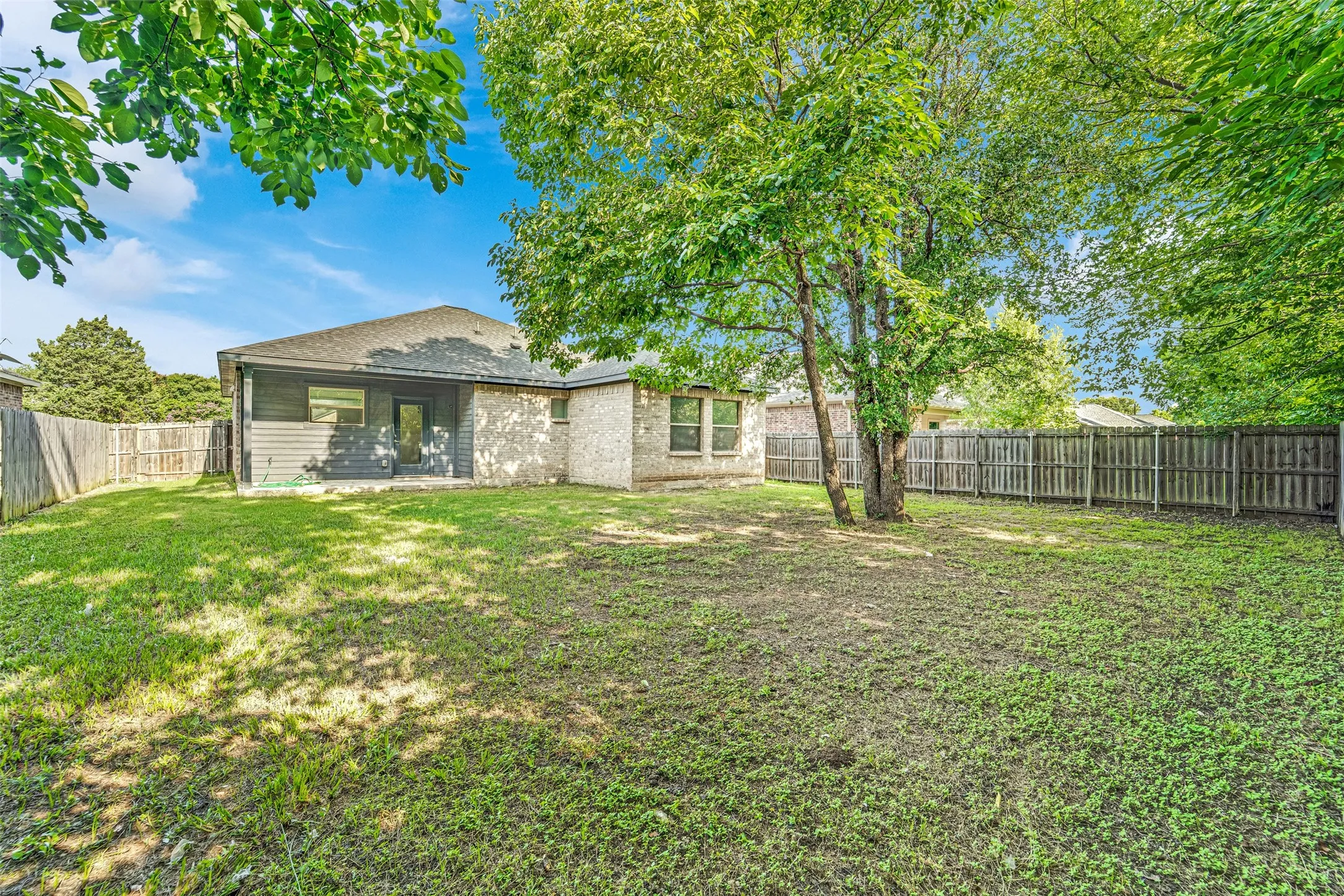 Single Family Residence For Sale in Dallas County , 4902 Rimwood Drive, Balch Springs, Texas 75180, 4 Bedroom, 2 Bathroom, 2 Garage spaces, 1,690 Sqft, built in 2018, mls#21373522, Real Estate Agent in Balch Springs, Homes For Sale in Dallas county, Homes For Sale in Balch Springs, Realtor in Balch Springs Texas, Real Estate Brokerage Independent Realty Texas, Luminita Cordes Realtor