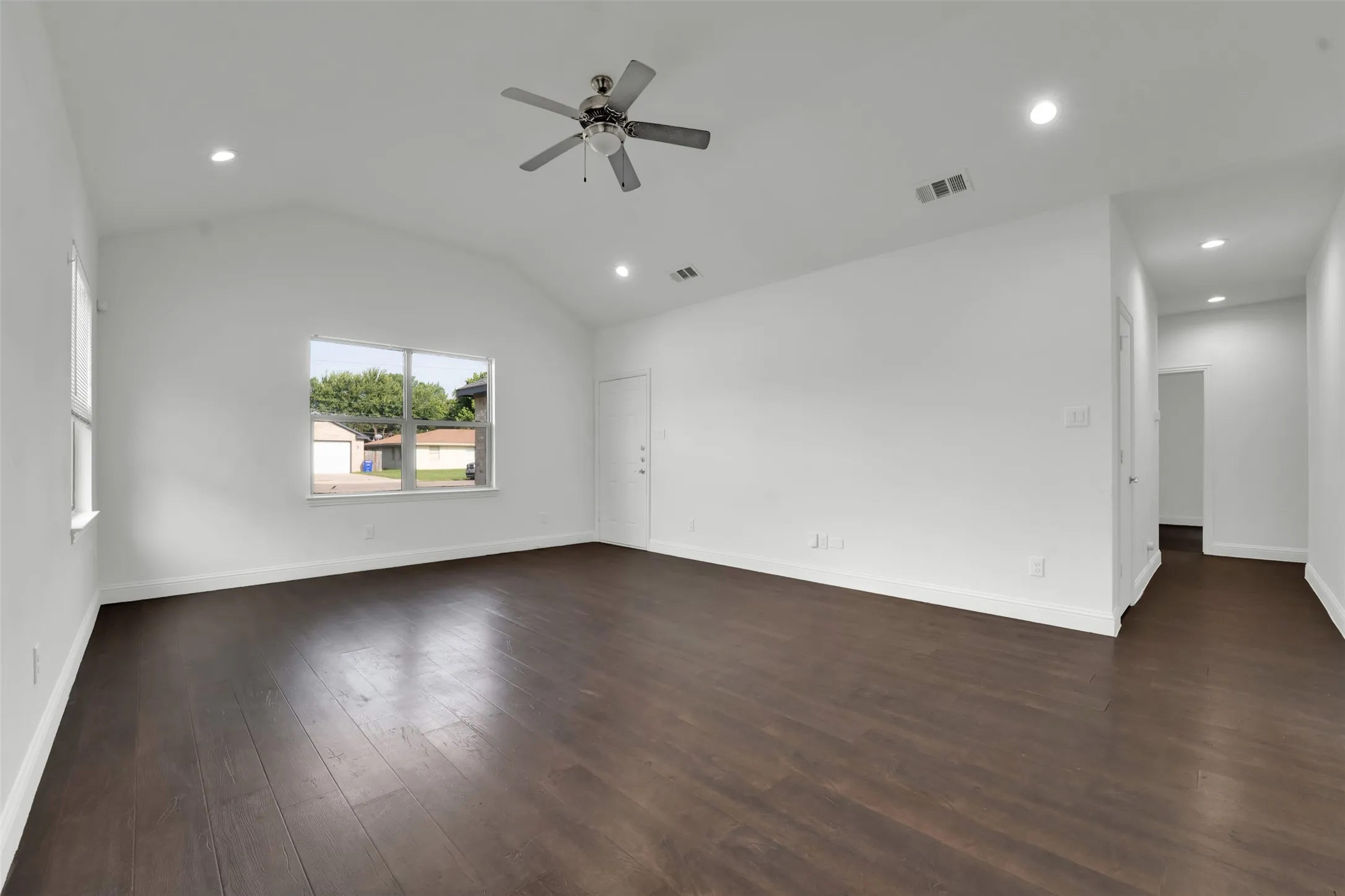 Single Family Residence For Sale in Dallas County , 4902 Rimwood Drive, Balch Springs, Texas 75180, 4 Bedroom, 2 Bathroom, 2 Garage spaces, 1,690 Sqft, built in 2018, mls#21373522, Real Estate Agent in Balch Springs, Homes For Sale in Dallas county, Homes For Sale in Balch Springs, Realtor in Balch Springs Texas, Real Estate Brokerage Independent Realty Texas, Luminita Cordes Realtor