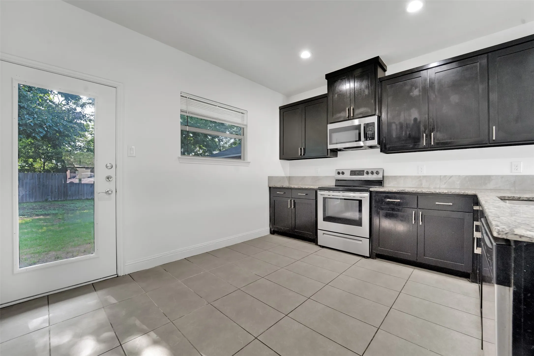 Single Family Residence For Sale in Dallas County , 4902 Rimwood Drive, Balch Springs, Texas 75180, 4 Bedroom, 2 Bathroom, 2 Garage spaces, 1,690 Sqft, built in 2018, mls#21373522, Real Estate Agent in Balch Springs, Homes For Sale in Dallas county, Homes For Sale in Balch Springs, Realtor in Balch Springs Texas, Real Estate Brokerage Independent Realty Texas, Luminita Cordes Realtor