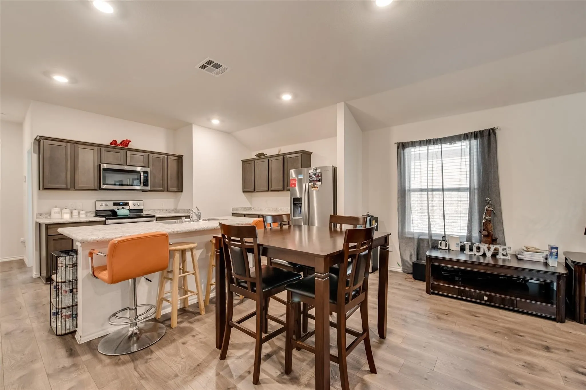 Single Family Residence For Rent in Kaufman County , 3106 Shorthorn Way, Forney, Texas 75126, 4 Bedroom, 2 Bathroom, 2 Garage spaces, 1,908 Sqft, built in 2020, mls#21375799, Real Estate Agent in Forney, Homes For Rent in Kaufman county, Homes For Rent in Forney, Realtor in Forney Texas, Real Estate Brokerage Independent Realty Texas, Luminita Cordes Realtor