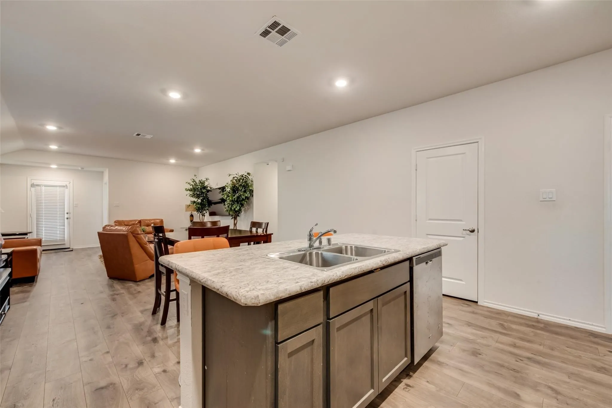 Single Family Residence For Rent in Kaufman County , 3106 Shorthorn Way, Forney, Texas 75126, 4 Bedroom, 2 Bathroom, 2 Garage spaces, 1,908 Sqft, built in 2020, mls#21375799, Real Estate Agent in Forney, Homes For Rent in Kaufman county, Homes For Rent in Forney, Realtor in Forney Texas, Real Estate Brokerage Independent Realty Texas, Luminita Cordes Realtor