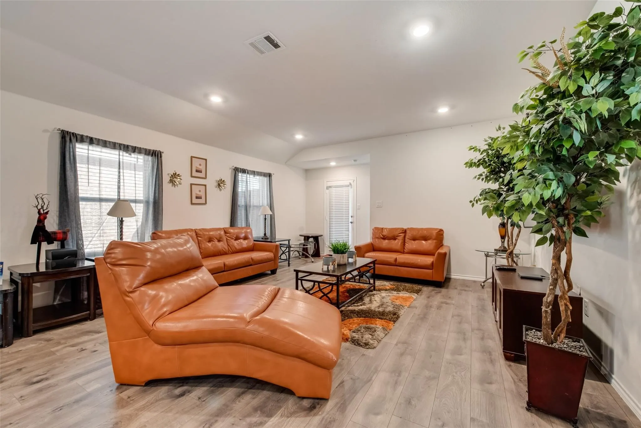 Single Family Residence For Rent in Kaufman County , 3106 Shorthorn Way, Forney, Texas 75126, 4 Bedroom, 2 Bathroom, 2 Garage spaces, 1,908 Sqft, built in 2020, mls#21375799, Real Estate Agent in Forney, Homes For Rent in Kaufman county, Homes For Rent in Forney, Realtor in Forney Texas, Real Estate Brokerage Independent Realty Texas, Luminita Cordes Realtor