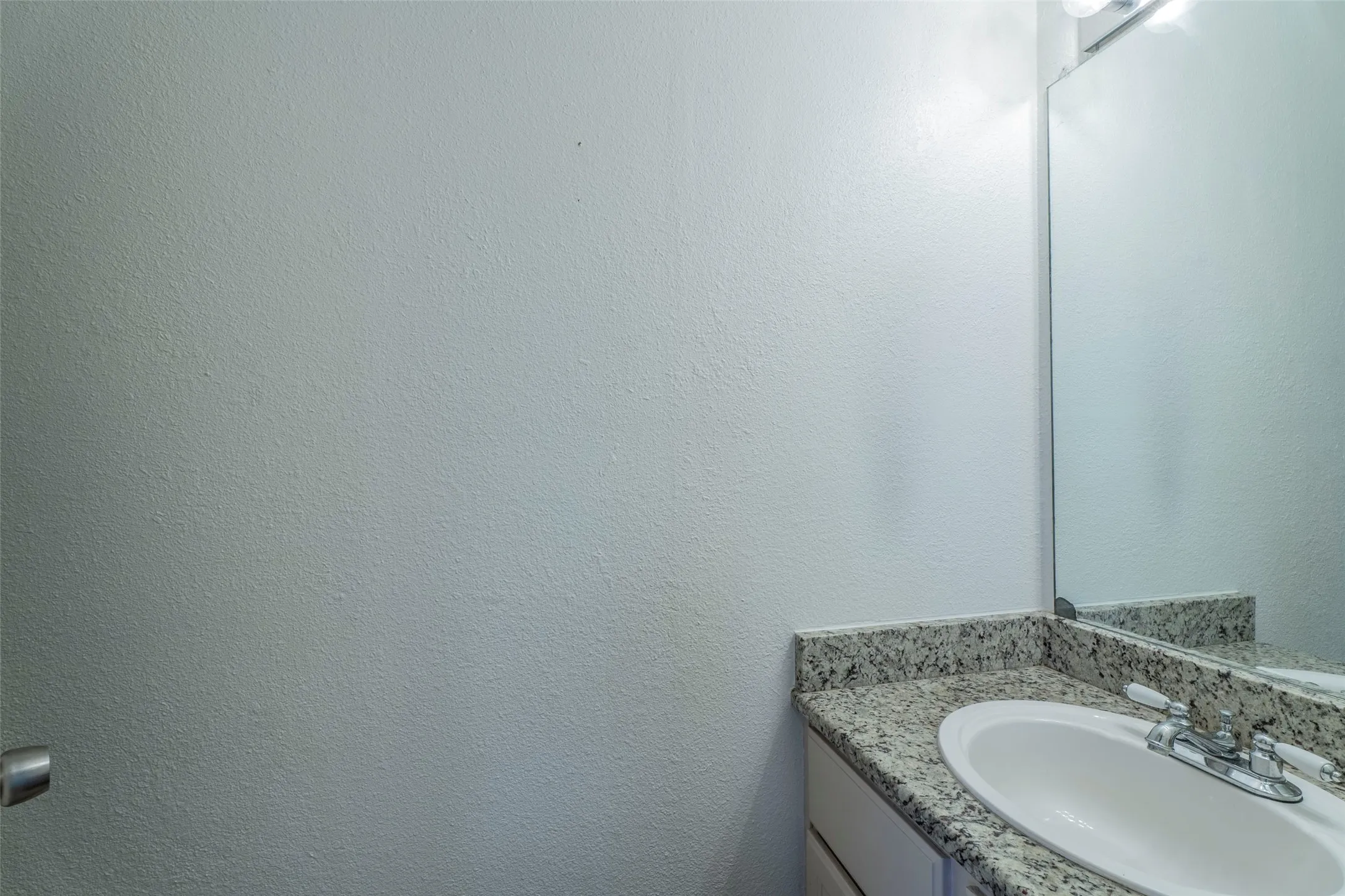 Condominium For Rent in Dallas County , 5757 E University Boulevard 27S, Dallas, Texas 75206, 2 Bedroom, 2 Bathroom, Garage spaces, 914 Sqft, built in 1983, mls#21373379, Real Estate Agent in Dallas, Homes For Rent in Dallas county, Homes For Rent in Dallas, Realtor in Dallas Texas, Real Estate Brokerage Independent Realty Texas, Luminita Cordes Realtor
