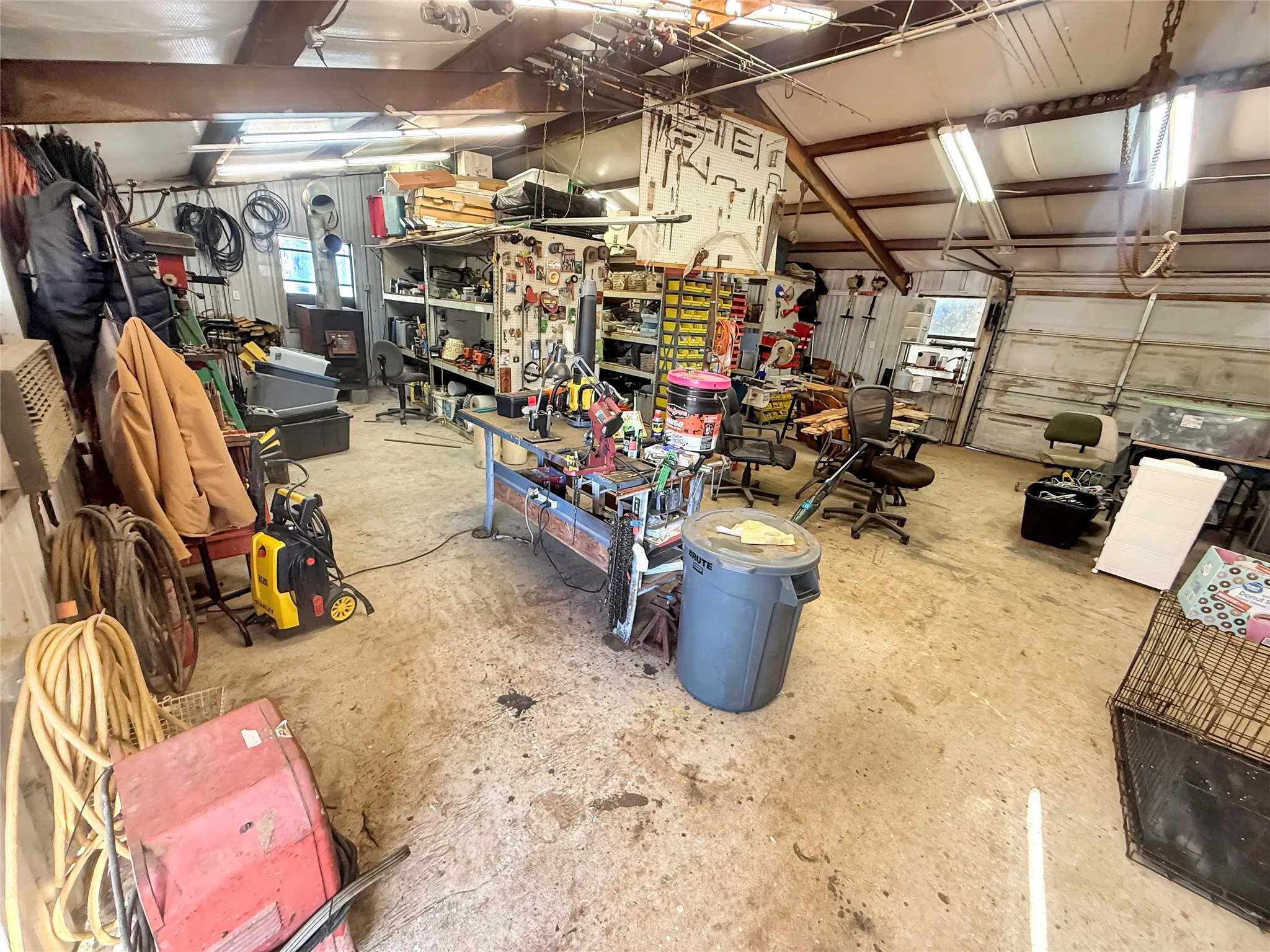Farm For Sale in Eastland County , 9173 Highway 6, Cisco, Texas 76437, 5 Bedroom, 3 Bathroom, Garage spaces, 2,838 Sqft, built in 1970, mls#21375804, Real Estate Agent in Cisco, Homes For Sale in Eastland county, Homes For Sale in Cisco, Realtor in Cisco Texas, Real Estate Brokerage Independent Realty Texas, Luminita Cordes Realtor