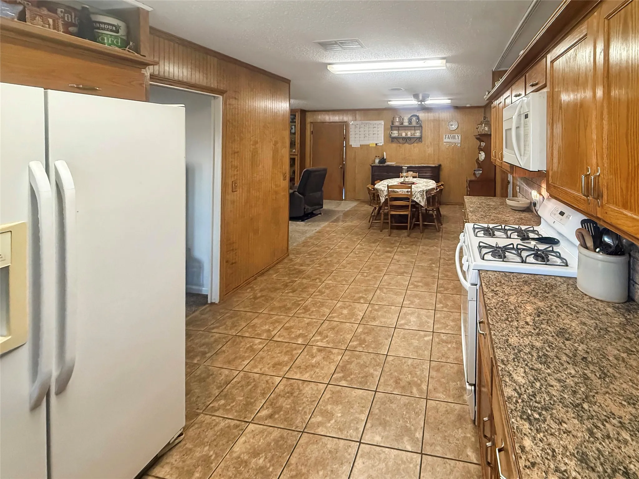 Farm For Sale in Eastland County , 9173 Highway 6, Cisco, Texas 76437, 5 Bedroom, 3 Bathroom, Garage spaces, 2,838 Sqft, built in 1970, mls#21375804, Real Estate Agent in Cisco, Homes For Sale in Eastland county, Homes For Sale in Cisco, Realtor in Cisco Texas, Real Estate Brokerage Independent Realty Texas, Luminita Cordes Realtor
