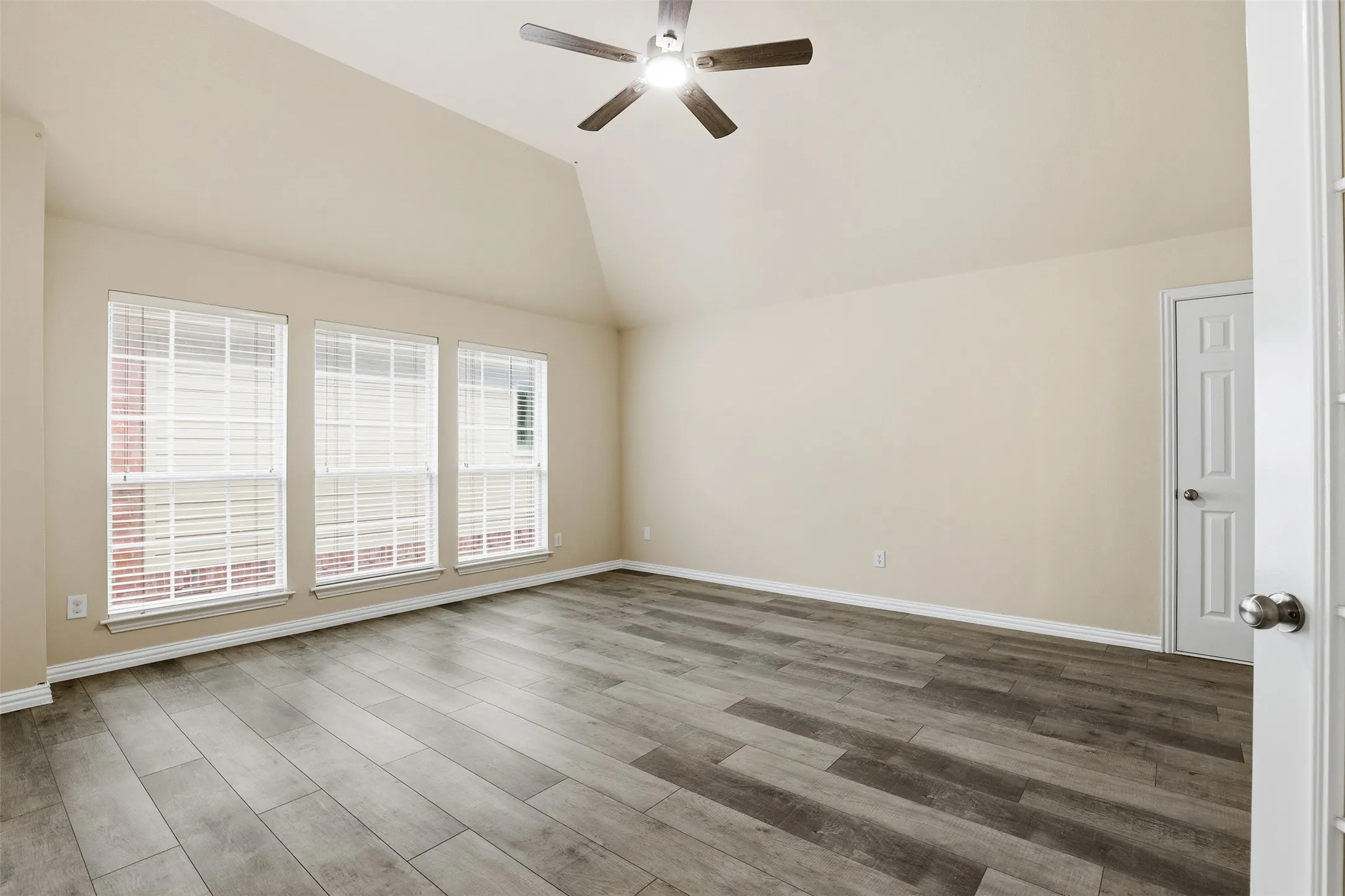 Large game room upstairs