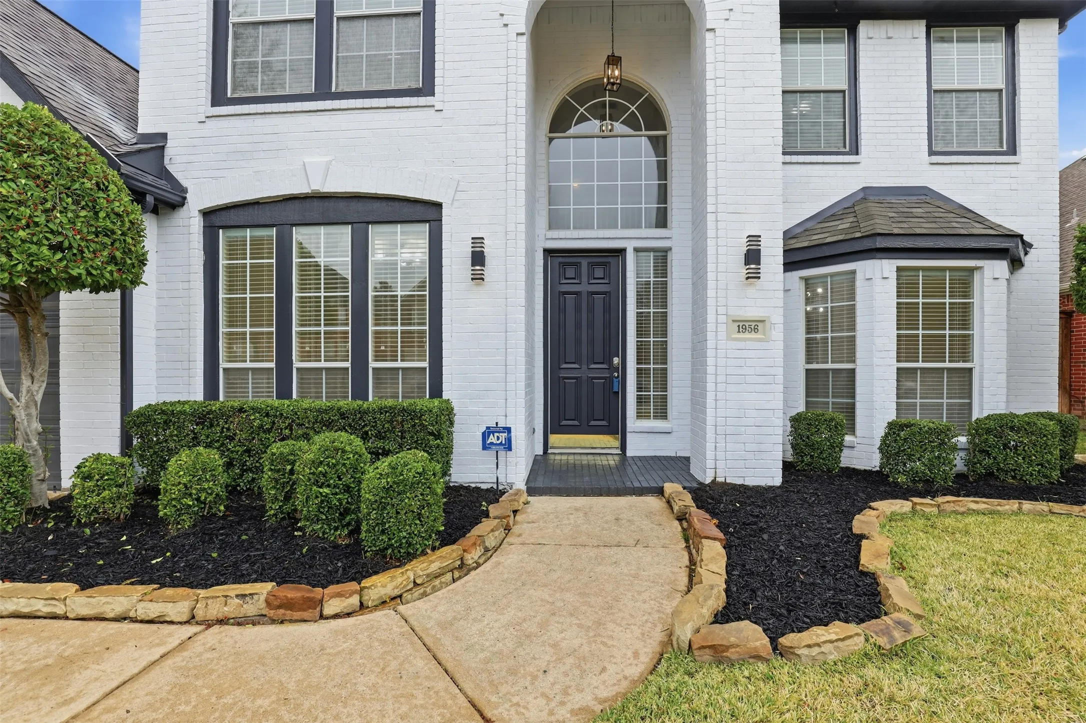 Single Family Residence For Rent in Tarrant County , 1956 N Port Court, Grapevine, Texas 76051, 5 Bedroom, 4 Bathroom, 2 Garage spaces, 3,004 Sqft, built in 1996, mls#21375666, Real Estate Agent in Grapevine, Homes For Rent in Tarrant county, Homes For Rent in Grapevine, Realtor in Grapevine Texas, Real Estate Brokerage Independent Realty Texas, Luminita Cordes Realtor