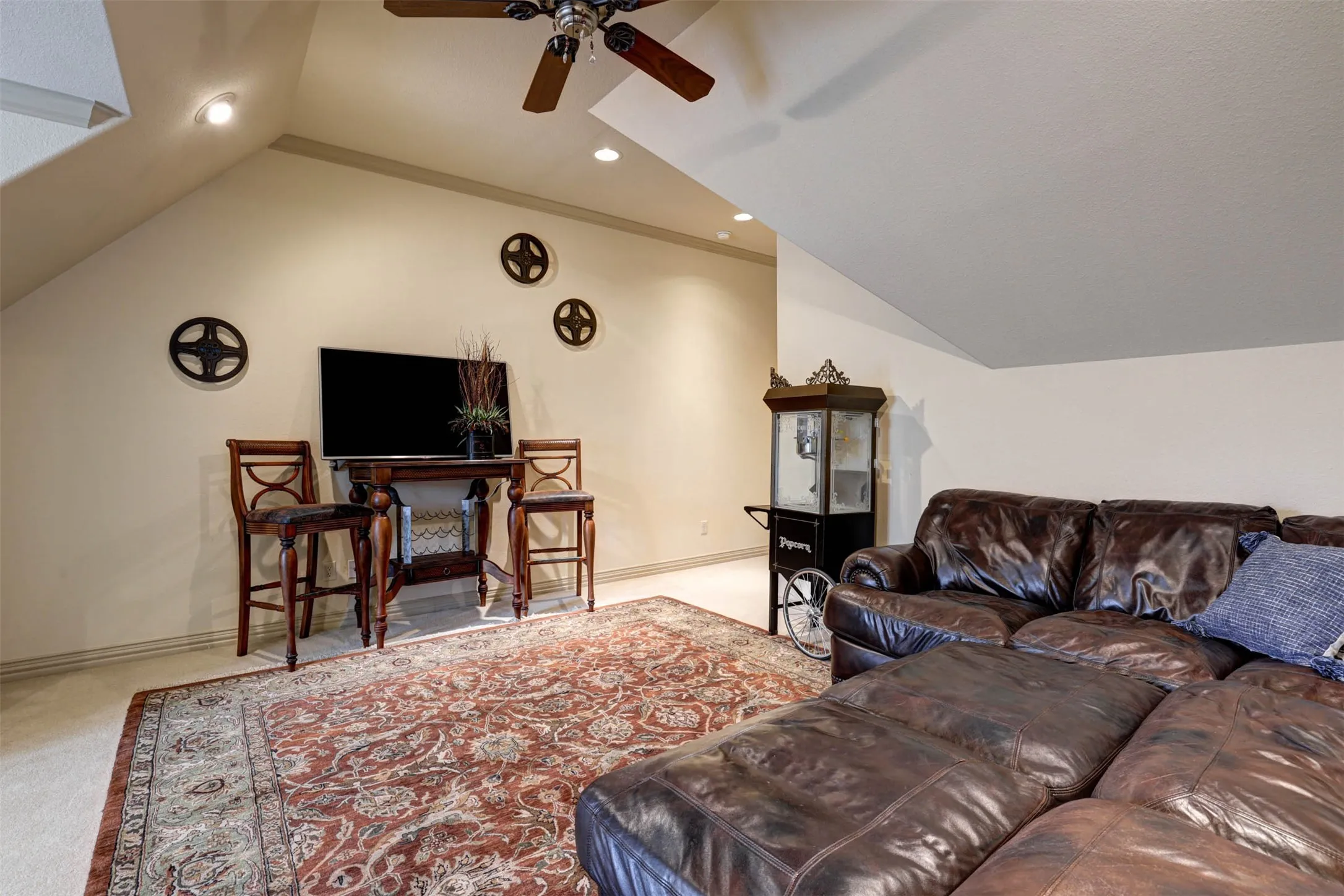 Single Family Residence For Sale in Tarrant County , 2141 Farrington Lane, Hurst, Texas 76054, 5 Bedroom, 4 Bathroom, 3 Garage spaces, 3,654 Sqft, built in 2004, mls#21363774, Real Estate Agent in Hurst, Homes For Sale in Tarrant county, Homes For Sale in Hurst, Realtor in Hurst Texas, Real Estate Brokerage Independent Realty Texas, Luminita Cordes Realtor