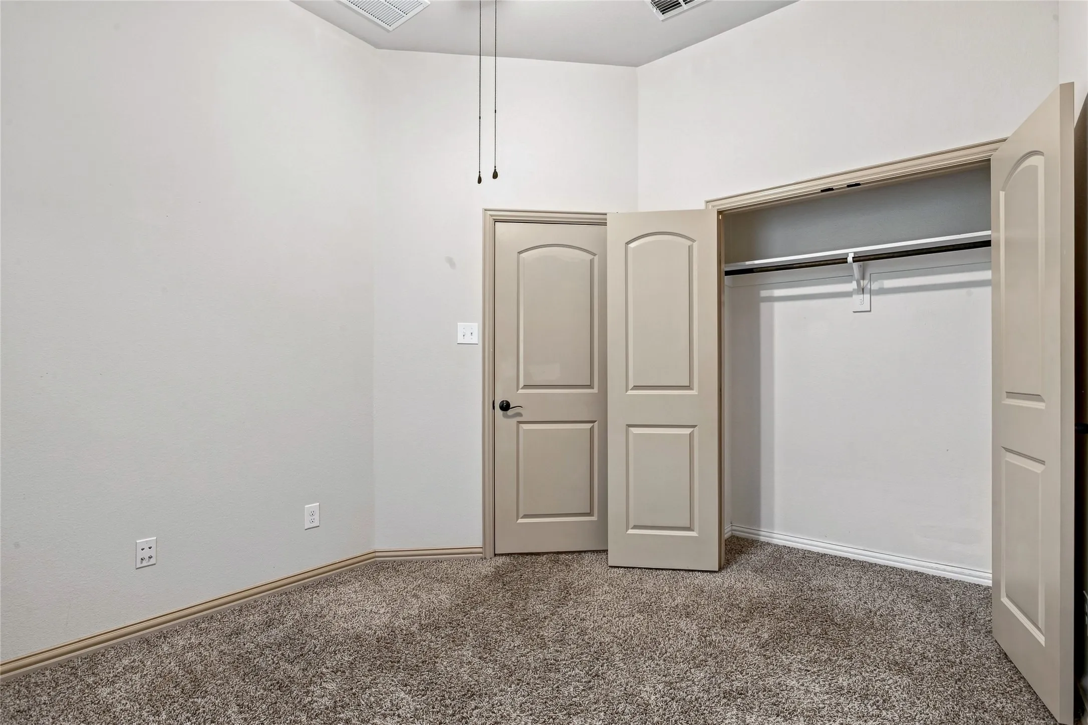 Single Family Residence For Rent in Collin County , 917 Cougar Drive, Allen, Texas 75013, 4 Bedroom, 2 Bathroom, 2 Garage spaces, 1,878 Sqft, built in 2012, mls#21375784, Real Estate Agent in Allen, Homes For Rent in Collin county, Homes For Rent in Allen, Realtor in Allen Texas, Real Estate Brokerage Independent Realty Texas, Luminita Cordes Realtor