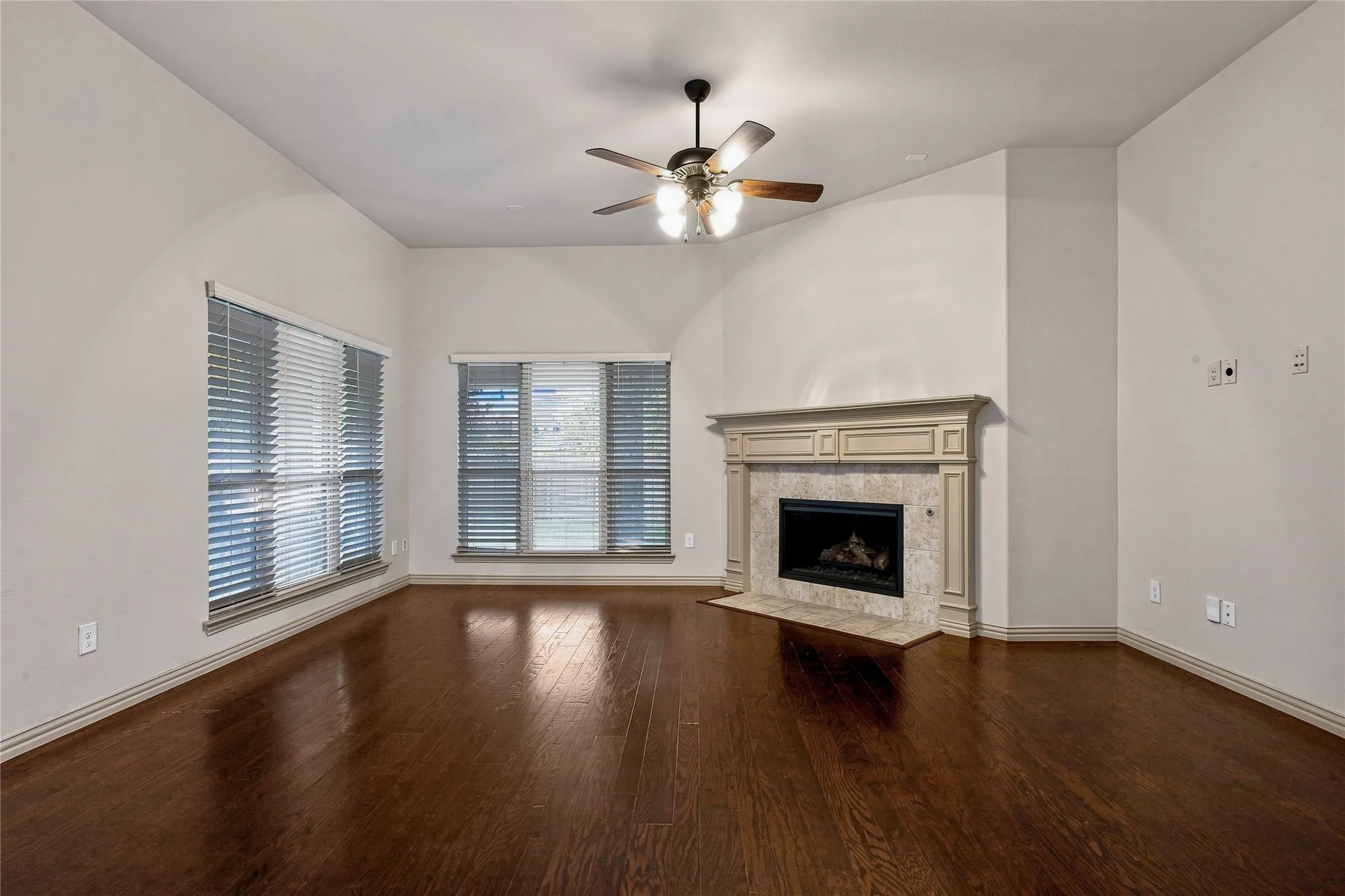 Single Family Residence For Rent in Collin County , 917 Cougar Drive, Allen, Texas 75013, 4 Bedroom, 2 Bathroom, 2 Garage spaces, 1,878 Sqft, built in 2012, mls#21375784, Real Estate Agent in Allen, Homes For Rent in Collin county, Homes For Rent in Allen, Realtor in Allen Texas, Real Estate Brokerage Independent Realty Texas, Luminita Cordes Realtor