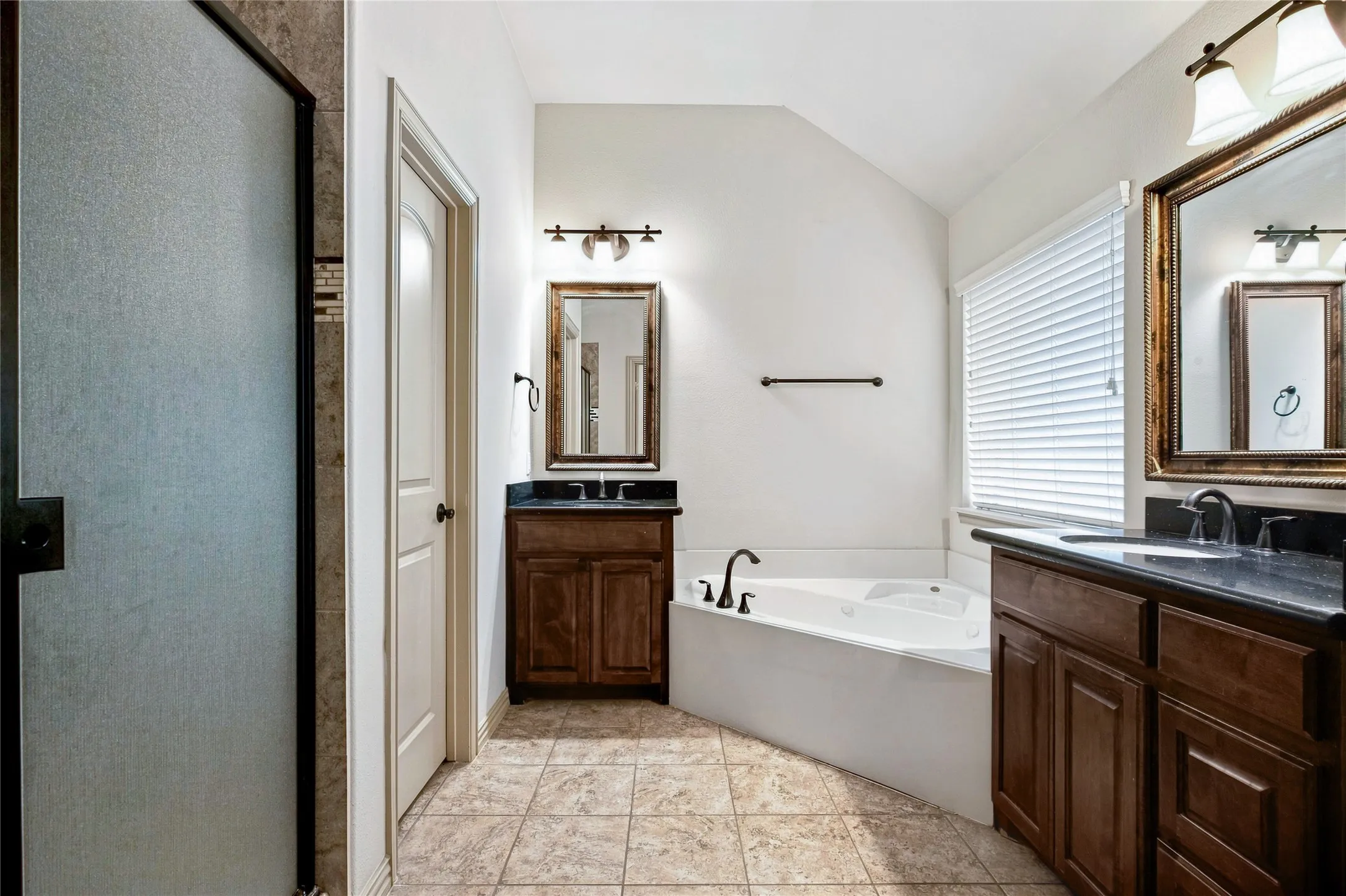 Single Family Residence For Rent in Collin County , 917 Cougar Drive, Allen, Texas 75013, 4 Bedroom, 2 Bathroom, 2 Garage spaces, 1,878 Sqft, built in 2012, mls#21375784, Real Estate Agent in Allen, Homes For Rent in Collin county, Homes For Rent in Allen, Realtor in Allen Texas, Real Estate Brokerage Independent Realty Texas, Luminita Cordes Realtor