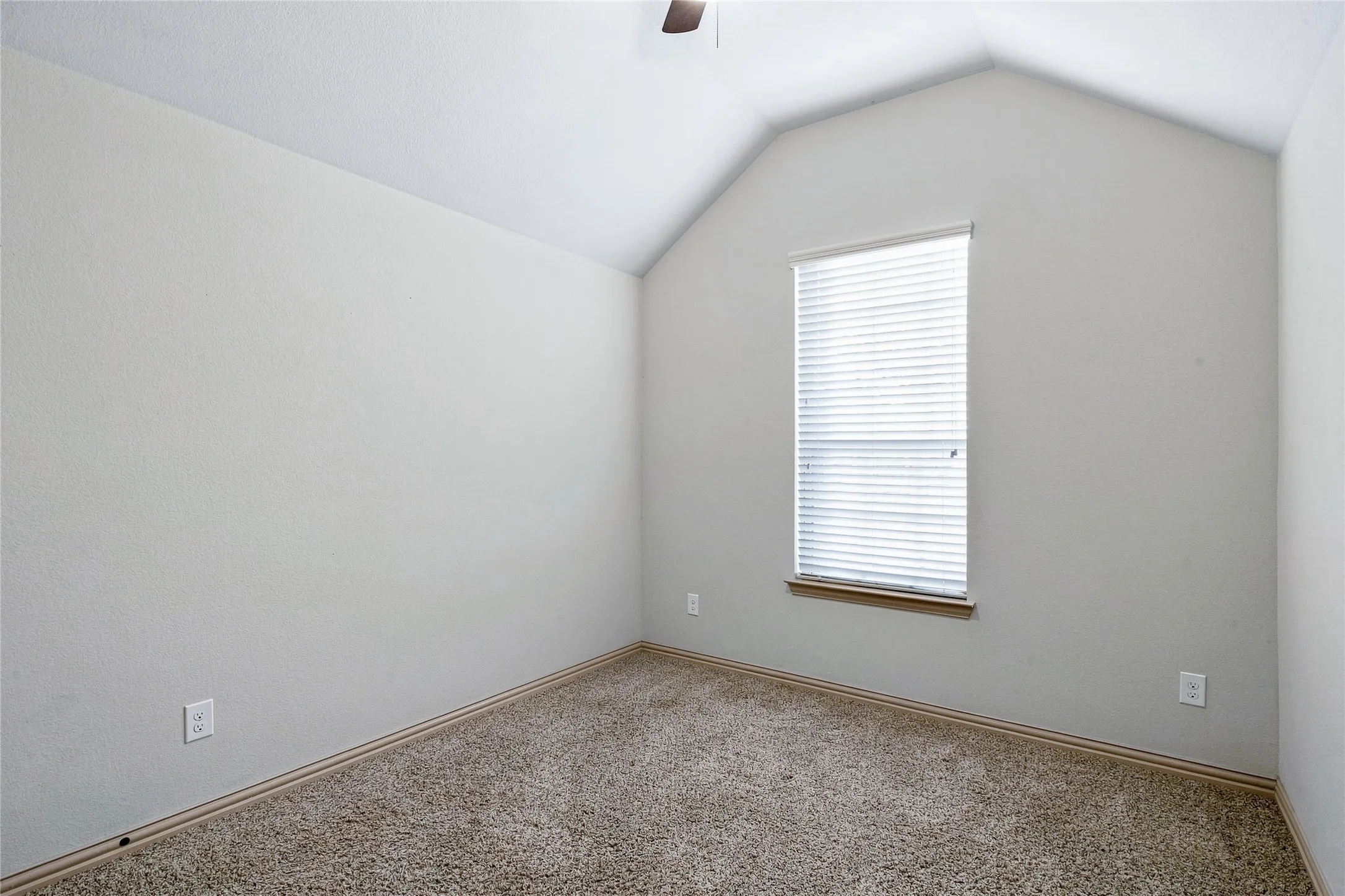 Single Family Residence For Rent in Collin County , 917 Cougar Drive, Allen, Texas 75013, 4 Bedroom, 2 Bathroom, 2 Garage spaces, 1,878 Sqft, built in 2012, mls#21375784, Real Estate Agent in Allen, Homes For Rent in Collin county, Homes For Rent in Allen, Realtor in Allen Texas, Real Estate Brokerage Independent Realty Texas, Luminita Cordes Realtor