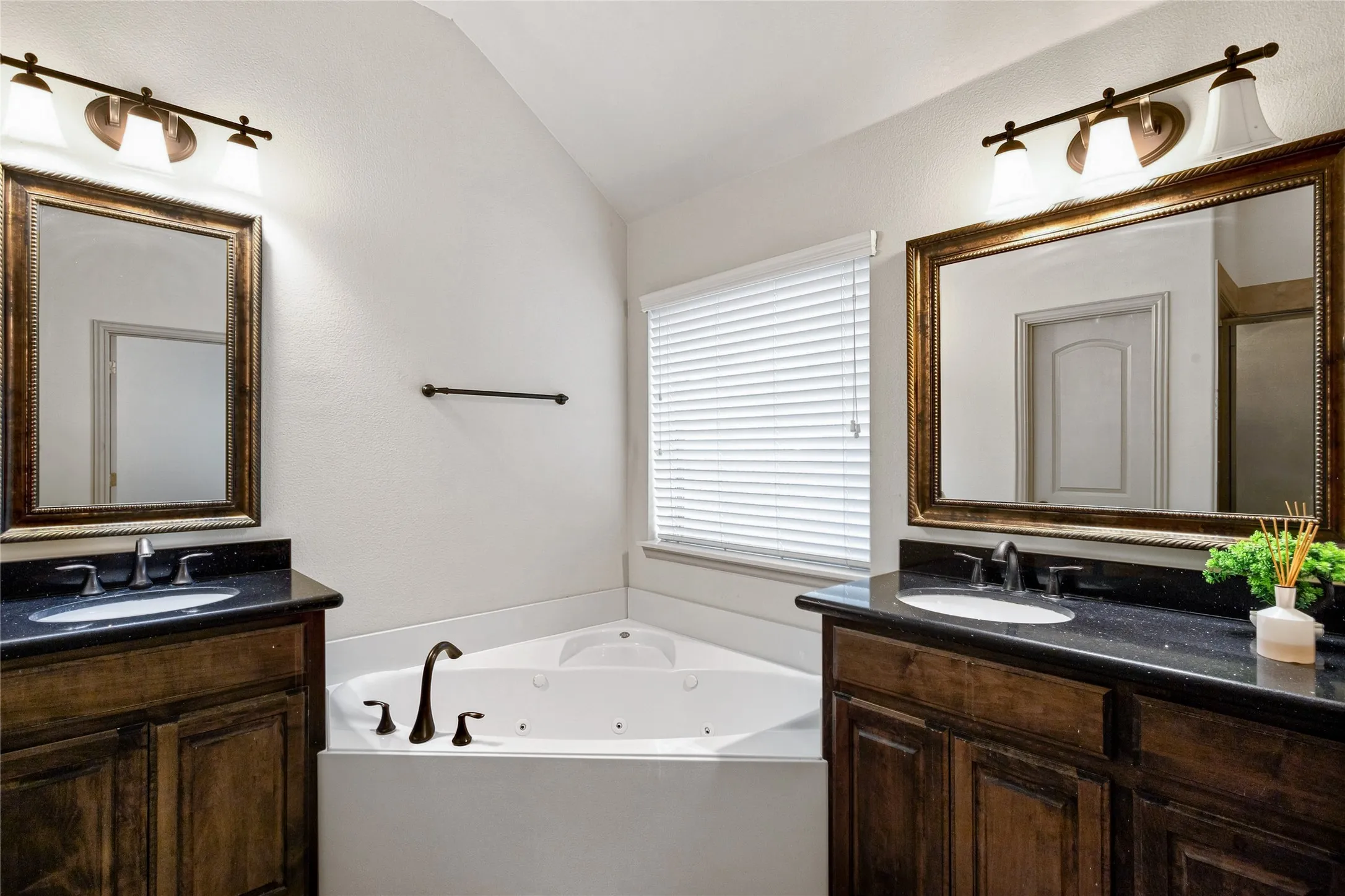 Single Family Residence For Rent in Collin County , 917 Cougar Drive, Allen, Texas 75013, 4 Bedroom, 2 Bathroom, 2 Garage spaces, 1,878 Sqft, built in 2012, mls#21375784, Real Estate Agent in Allen, Homes For Rent in Collin county, Homes For Rent in Allen, Realtor in Allen Texas, Real Estate Brokerage Independent Realty Texas, Luminita Cordes Realtor