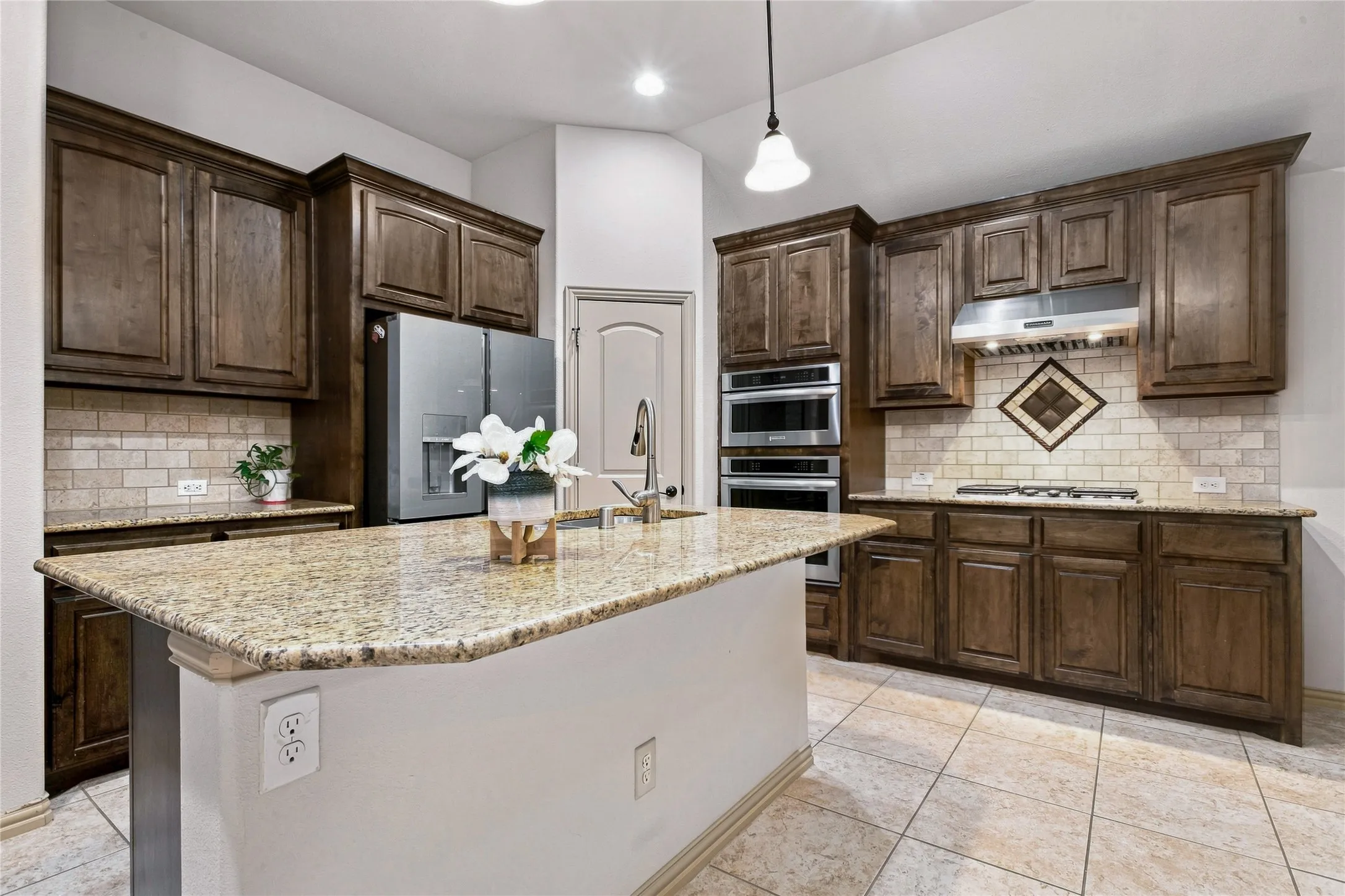 Single Family Residence For Rent in Collin County , 917 Cougar Drive, Allen, Texas 75013, 4 Bedroom, 2 Bathroom, 2 Garage spaces, 1,878 Sqft, built in 2012, mls#21375784, Real Estate Agent in Allen, Homes For Rent in Collin county, Homes For Rent in Allen, Realtor in Allen Texas, Real Estate Brokerage Independent Realty Texas, Luminita Cordes Realtor