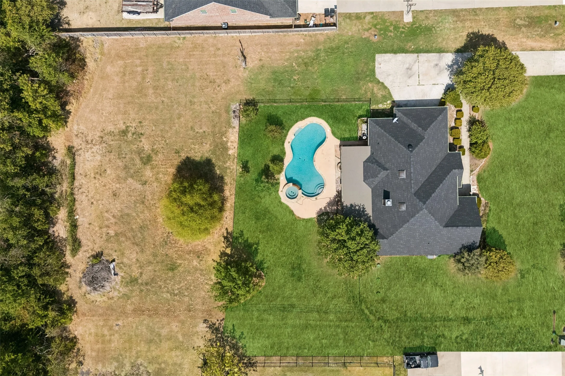 Single Family Residence For Sale in Kaufman County , 10377 W Dublin Drive, Forney, Texas 75126, 3 Bedroom, 4 Bathroom, 2 Garage spaces, 2,266 Sqft, built in 1999, mls#21373485, Real Estate Agent in Forney, Homes For Sale in Kaufman county, Homes For Sale in Forney, Realtor in Forney Texas, Real Estate Brokerage Independent Realty Texas, Luminita Cordes Realtor