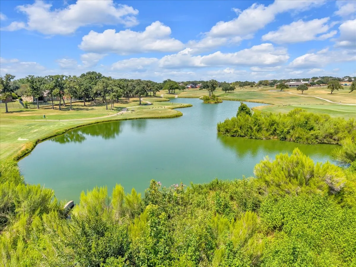 Single Family Residence For Sale in Denton County , 1229 Ardglass Trail, Corinth, Texas 76210, 5 Bedroom, 4 Bathroom, 2 Garage spaces, 3,976 Sqft, built in 2015, mls#21364997, Real Estate Agent in Corinth, Homes For Sale in Denton county, Homes For Sale in Corinth, Realtor in Corinth Texas, Real Estate Brokerage Independent Realty Texas, Luminita Cordes Realtor
