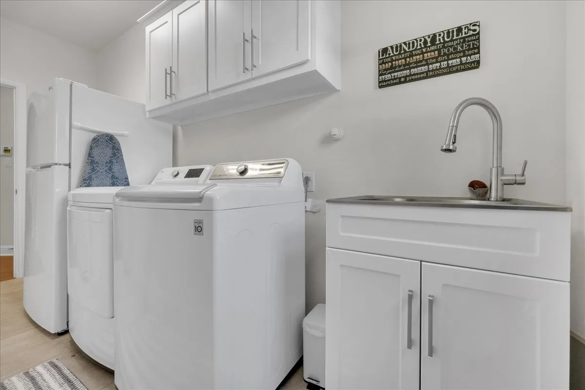 Single Family Residence For Sale in Denton County , 1229 Ardglass Trail, Corinth, Texas 76210, 5 Bedroom, 4 Bathroom, 2 Garage spaces, 3,976 Sqft, built in 2015, mls#21364997, Real Estate Agent in Corinth, Homes For Sale in Denton county, Homes For Sale in Corinth, Realtor in Corinth Texas, Real Estate Brokerage Independent Realty Texas, Luminita Cordes Realtor