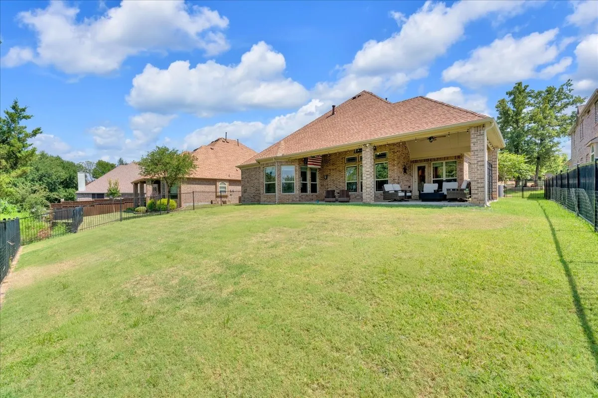 Single Family Residence For Sale in Denton County , 1229 Ardglass Trail, Corinth, Texas 76210, 5 Bedroom, 4 Bathroom, 2 Garage spaces, 3,976 Sqft, built in 2015, mls#21364997, Real Estate Agent in Corinth, Homes For Sale in Denton county, Homes For Sale in Corinth, Realtor in Corinth Texas, Real Estate Brokerage Independent Realty Texas, Luminita Cordes Realtor