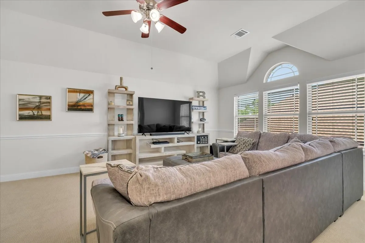 Single Family Residence For Sale in Denton County , 1229 Ardglass Trail, Corinth, Texas 76210, 5 Bedroom, 4 Bathroom, 2 Garage spaces, 3,976 Sqft, built in 2015, mls#21364997, Real Estate Agent in Corinth, Homes For Sale in Denton county, Homes For Sale in Corinth, Realtor in Corinth Texas, Real Estate Brokerage Independent Realty Texas, Luminita Cordes Realtor