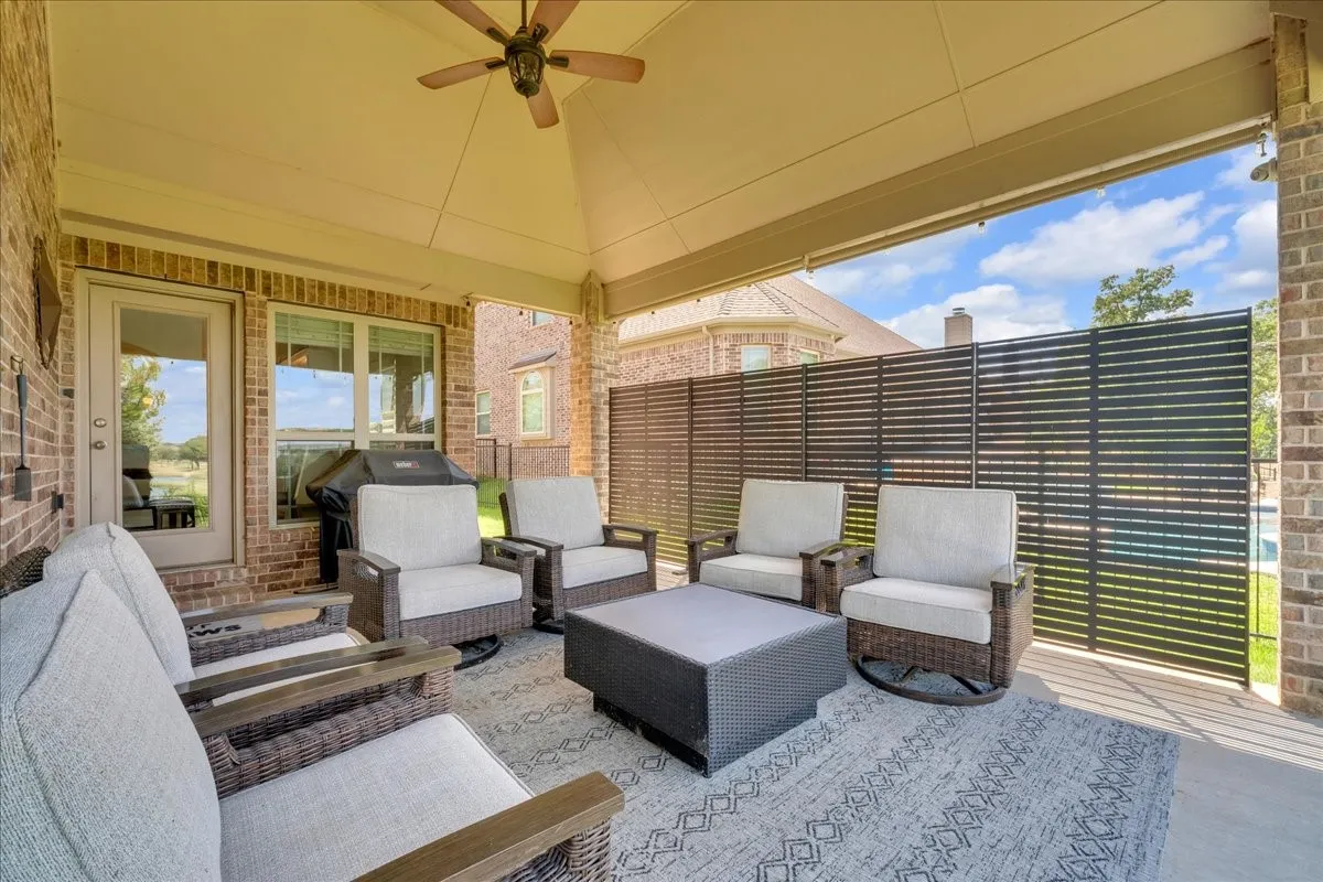 Single Family Residence For Sale in Denton County , 1229 Ardglass Trail, Corinth, Texas 76210, 5 Bedroom, 4 Bathroom, 2 Garage spaces, 3,976 Sqft, built in 2015, mls#21364997, Real Estate Agent in Corinth, Homes For Sale in Denton county, Homes For Sale in Corinth, Realtor in Corinth Texas, Real Estate Brokerage Independent Realty Texas, Luminita Cordes Realtor