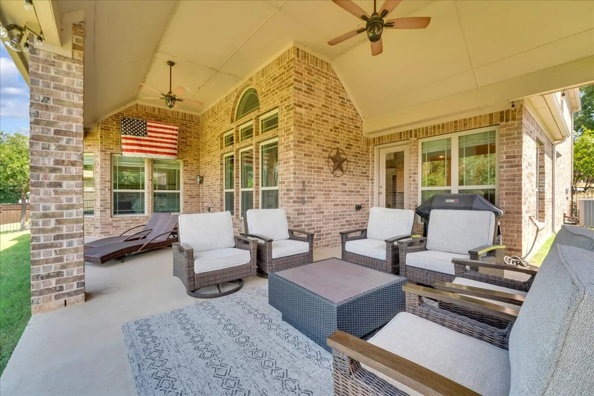 Single Family Residence For Sale in Denton County , 1229 Ardglass Trail, Corinth, Texas 76210, 5 Bedroom, 4 Bathroom, 2 Garage spaces, 3,976 Sqft, built in 2015, mls#21364997, Real Estate Agent in Corinth, Homes For Sale in Denton county, Homes For Sale in Corinth, Realtor in Corinth Texas, Real Estate Brokerage Independent Realty Texas, Luminita Cordes Realtor