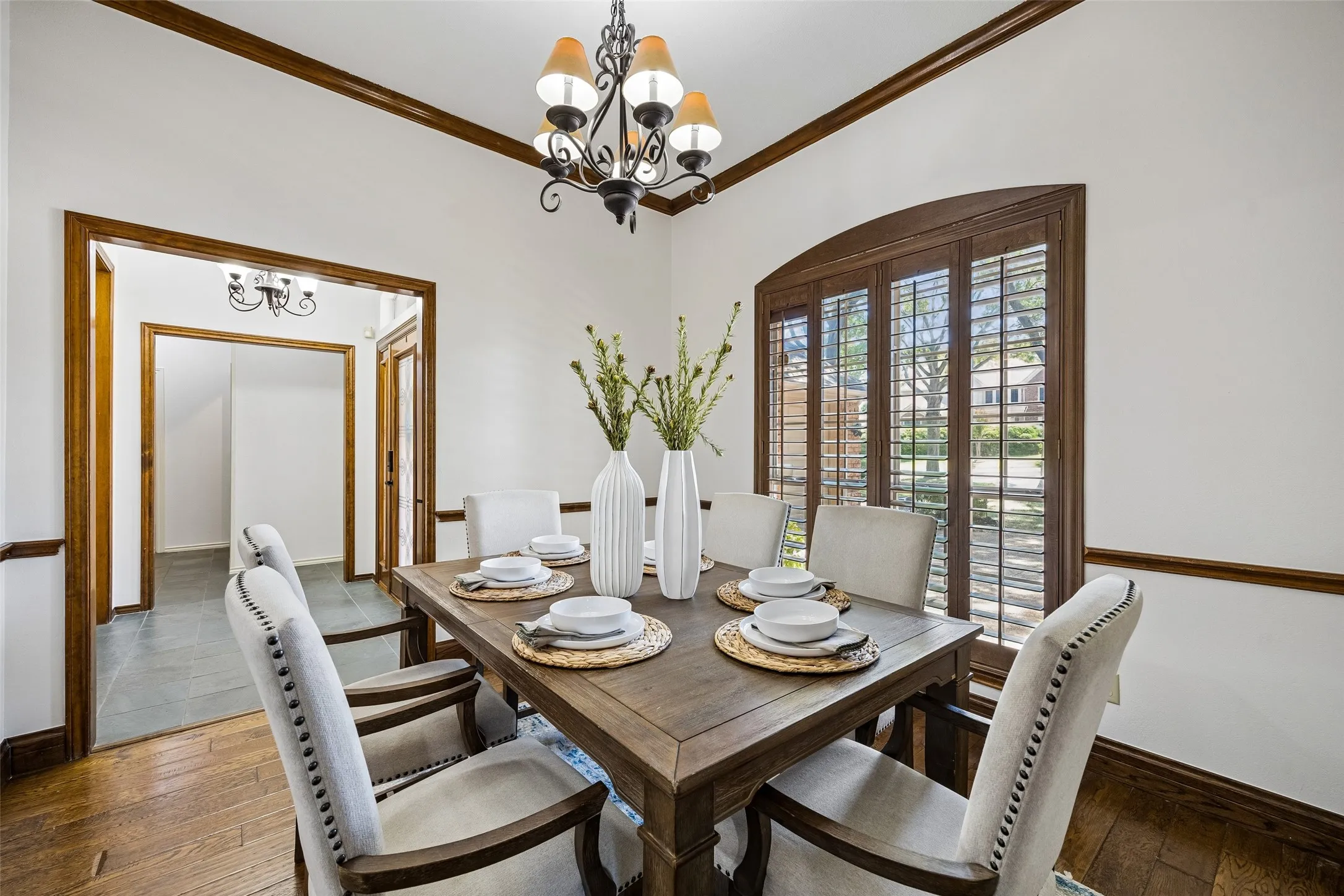 Single Family Residence For Sale in Dallas County , 5905 Indian Hills Drive, Garland, Texas 75044, 4 Bedroom, 3 Bathroom, 2 Garage spaces, 2,272 Sqft, built in 1986, mls#21373510, Real Estate Agent in Garland, Homes For Sale in Dallas county, Homes For Sale in Garland, Realtor in Garland Texas, Real Estate Brokerage Independent Realty Texas, Luminita Cordes Realtor